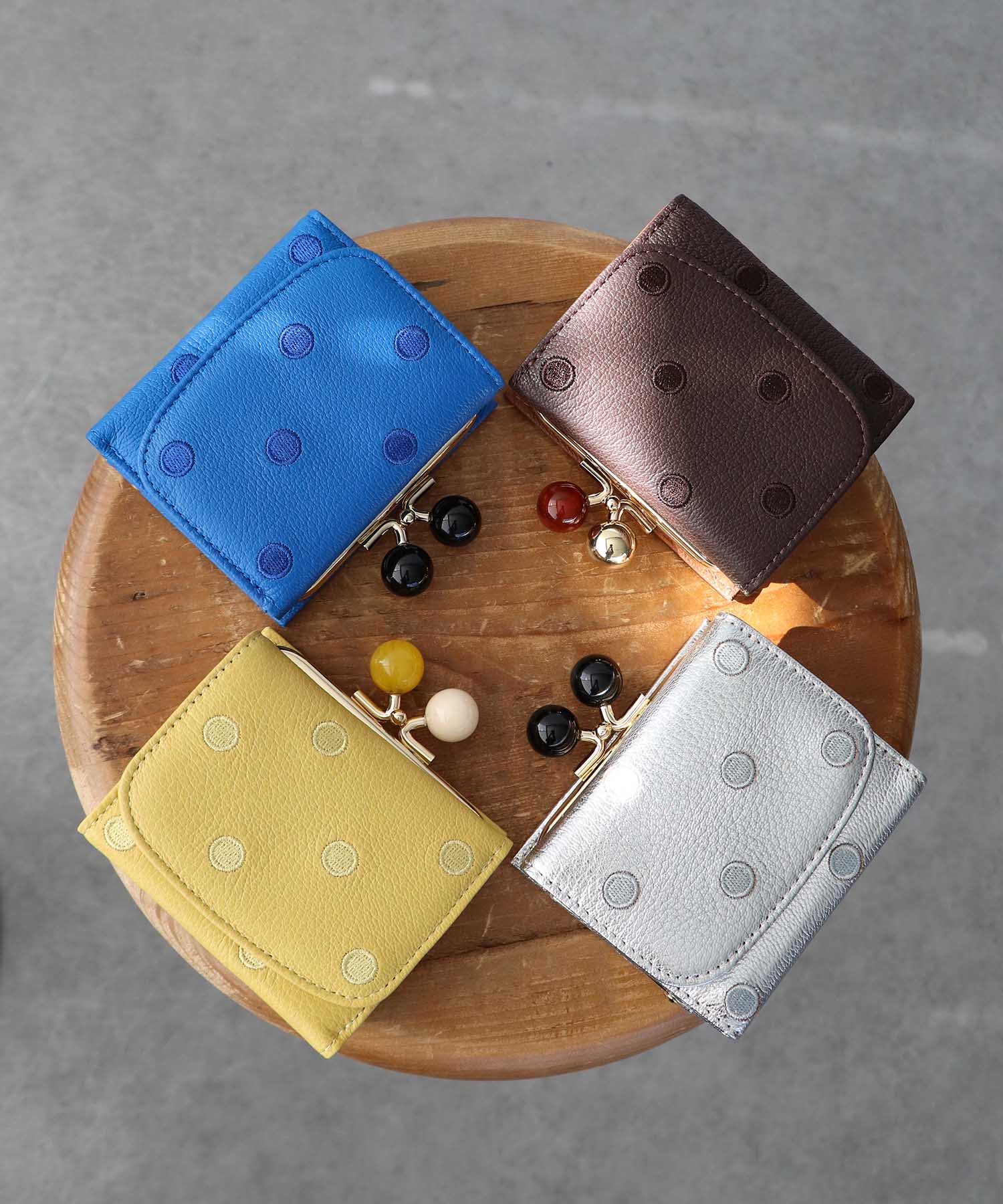 【perche】山羊革三つ折りウォレット