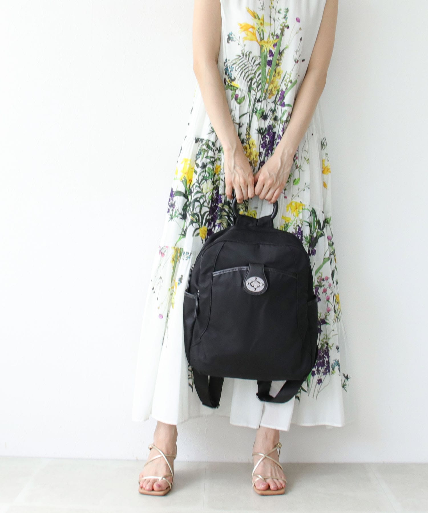 牛革×ナイロン捻り金具リュック