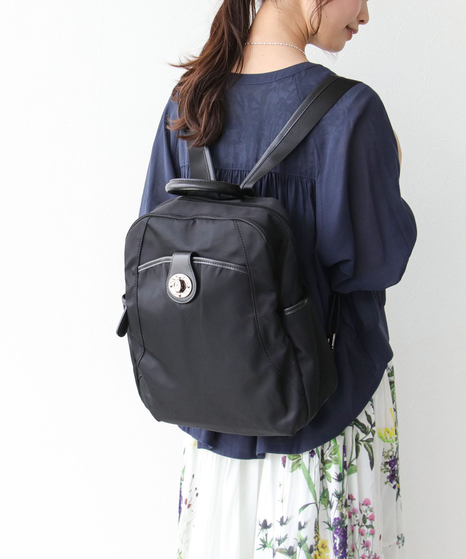 牛革×ナイロン捻り金具リュック