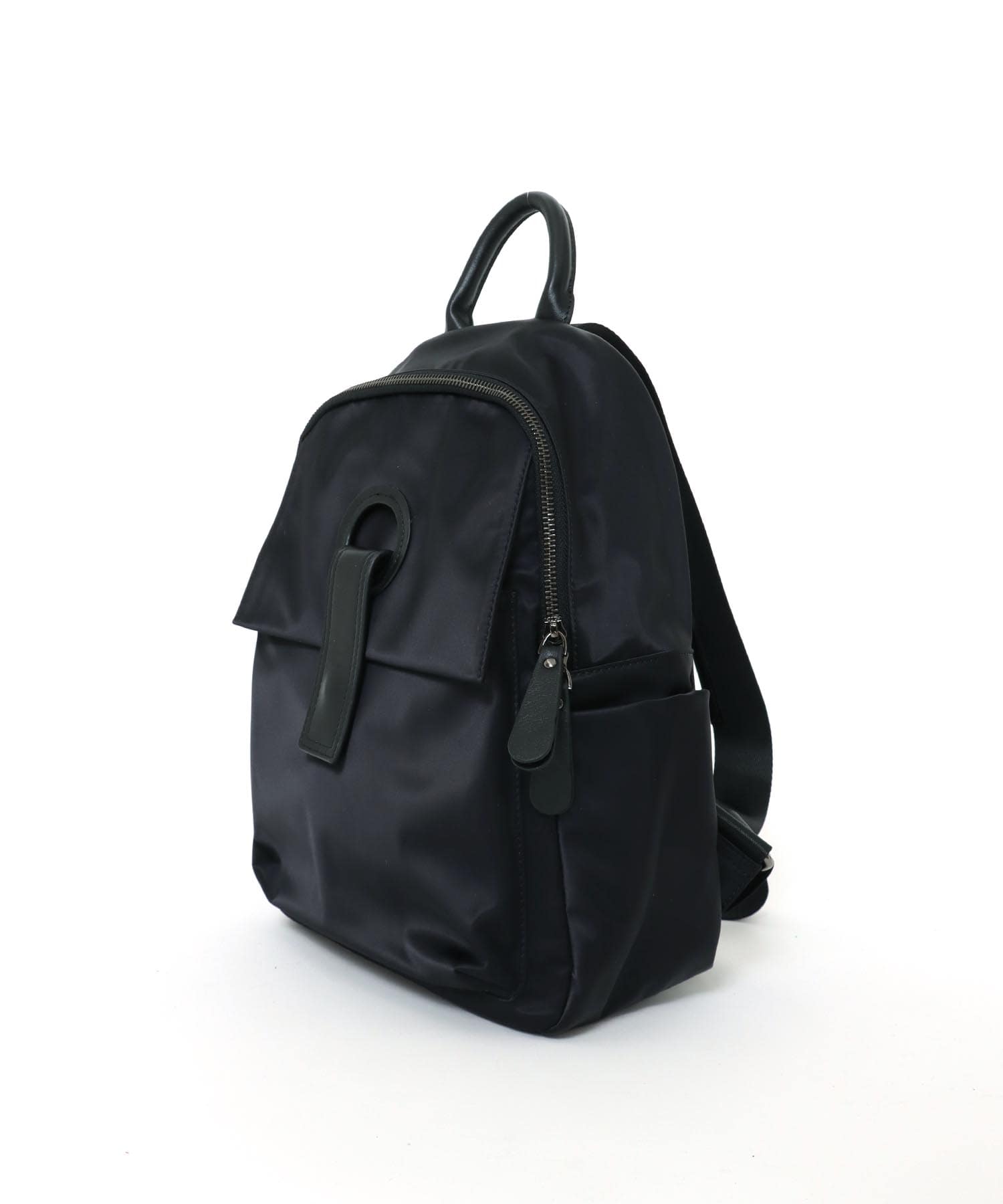 牛革×ナイロンフラップリュック