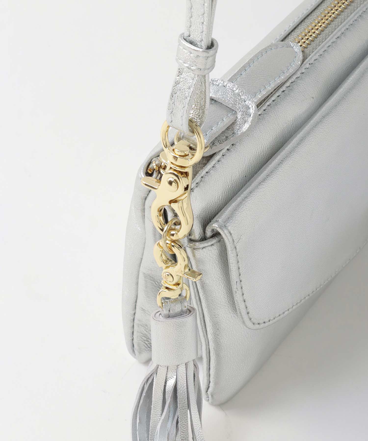 ラムレザータッセル付お財布ショルダー