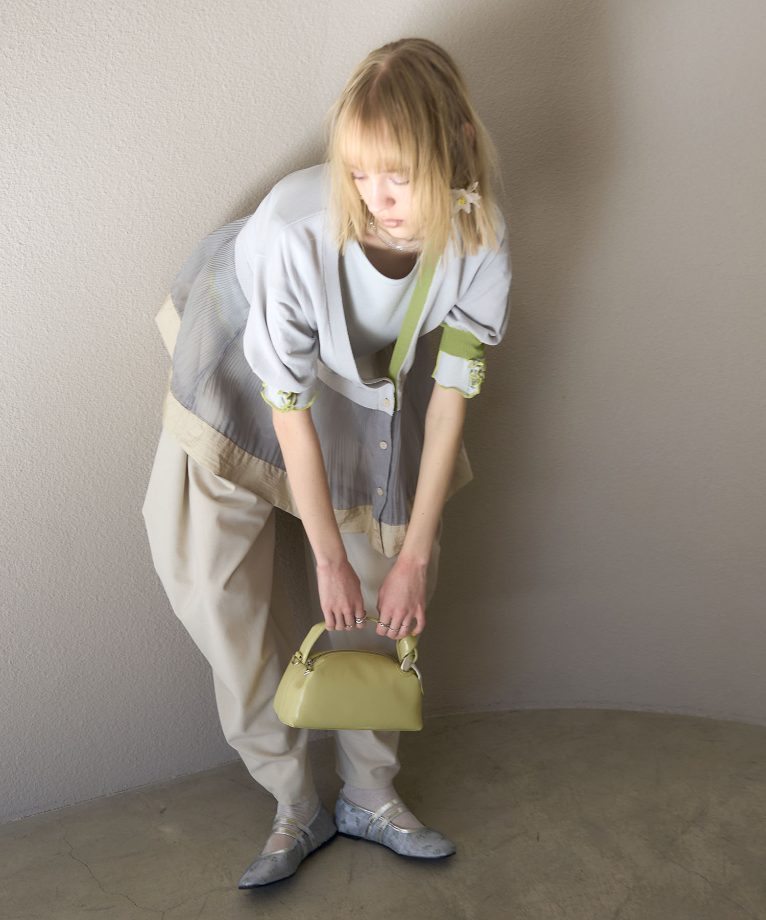 牛革ソフトエナメルミニバッグ