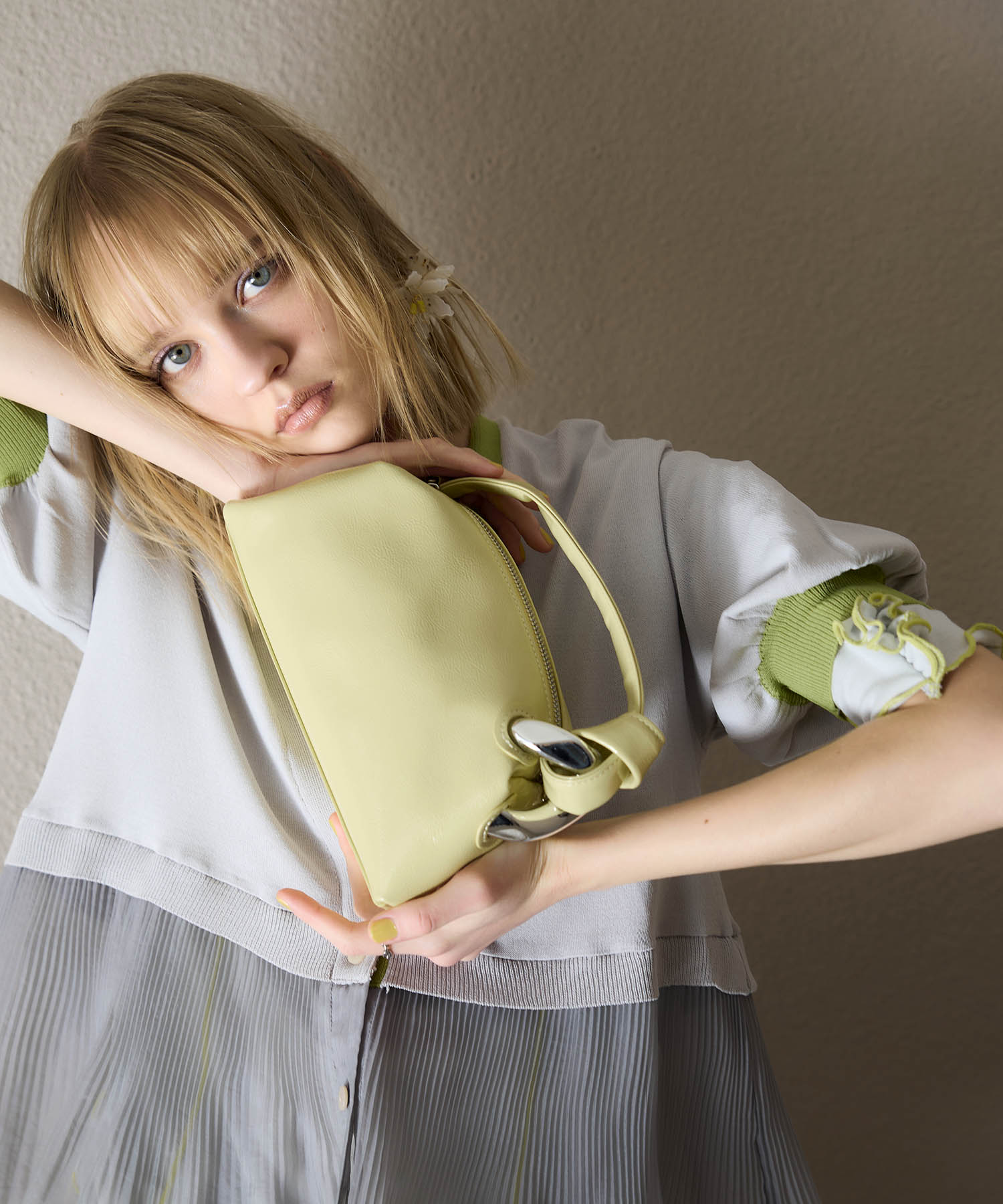 牛革ソフトエナメルミニバッグ