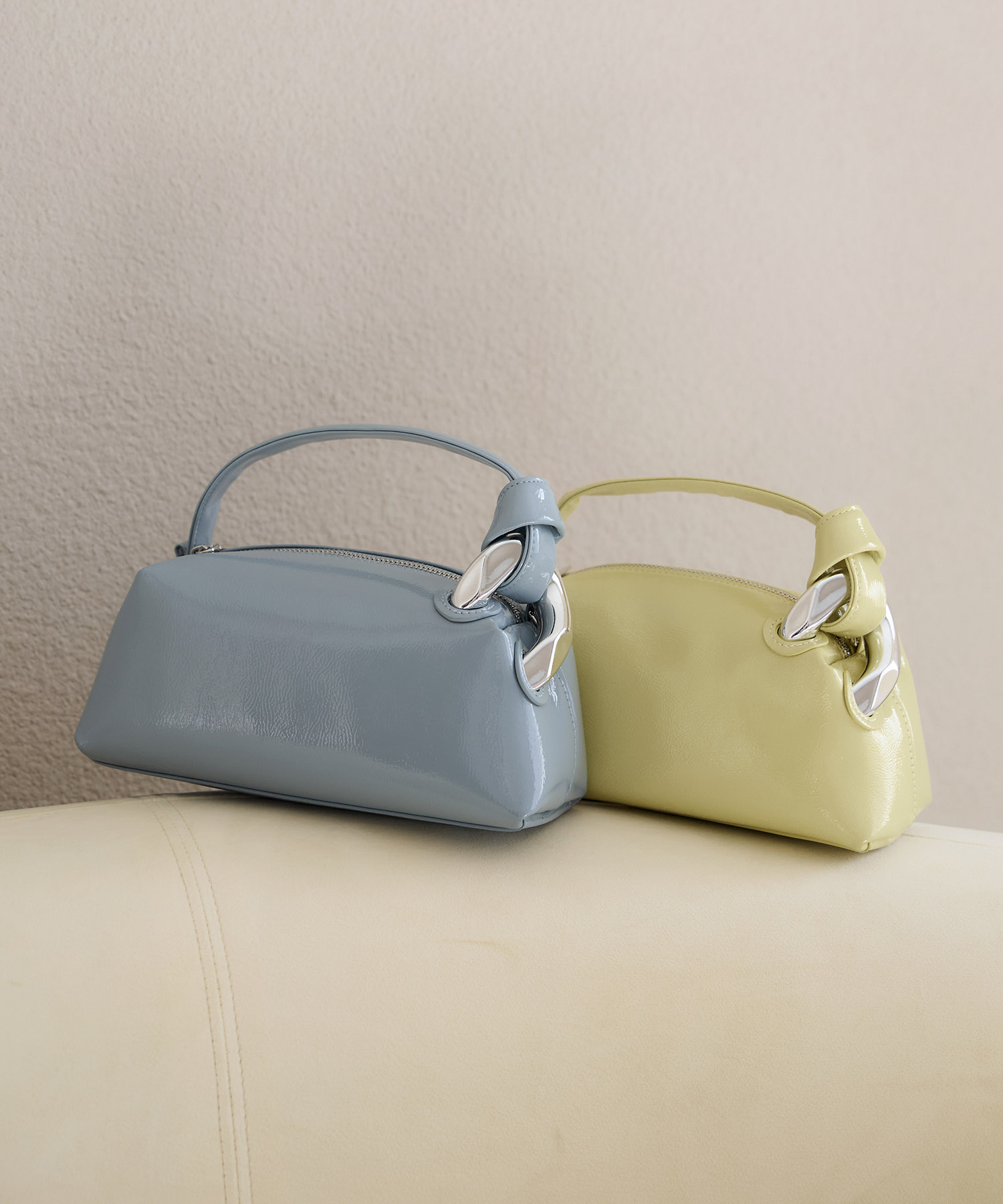 牛革ソフトエナメルミニバッグ