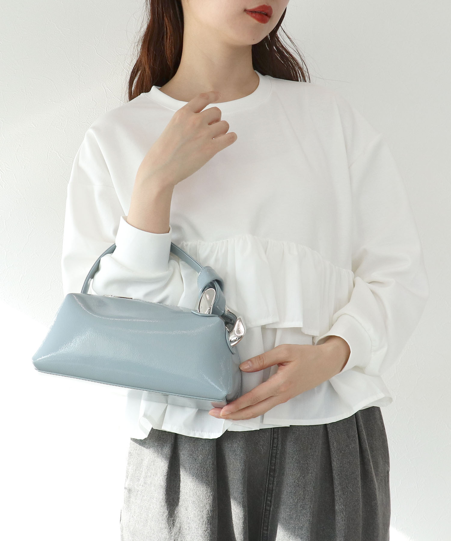 牛革ソフトエナメルミニバッグ