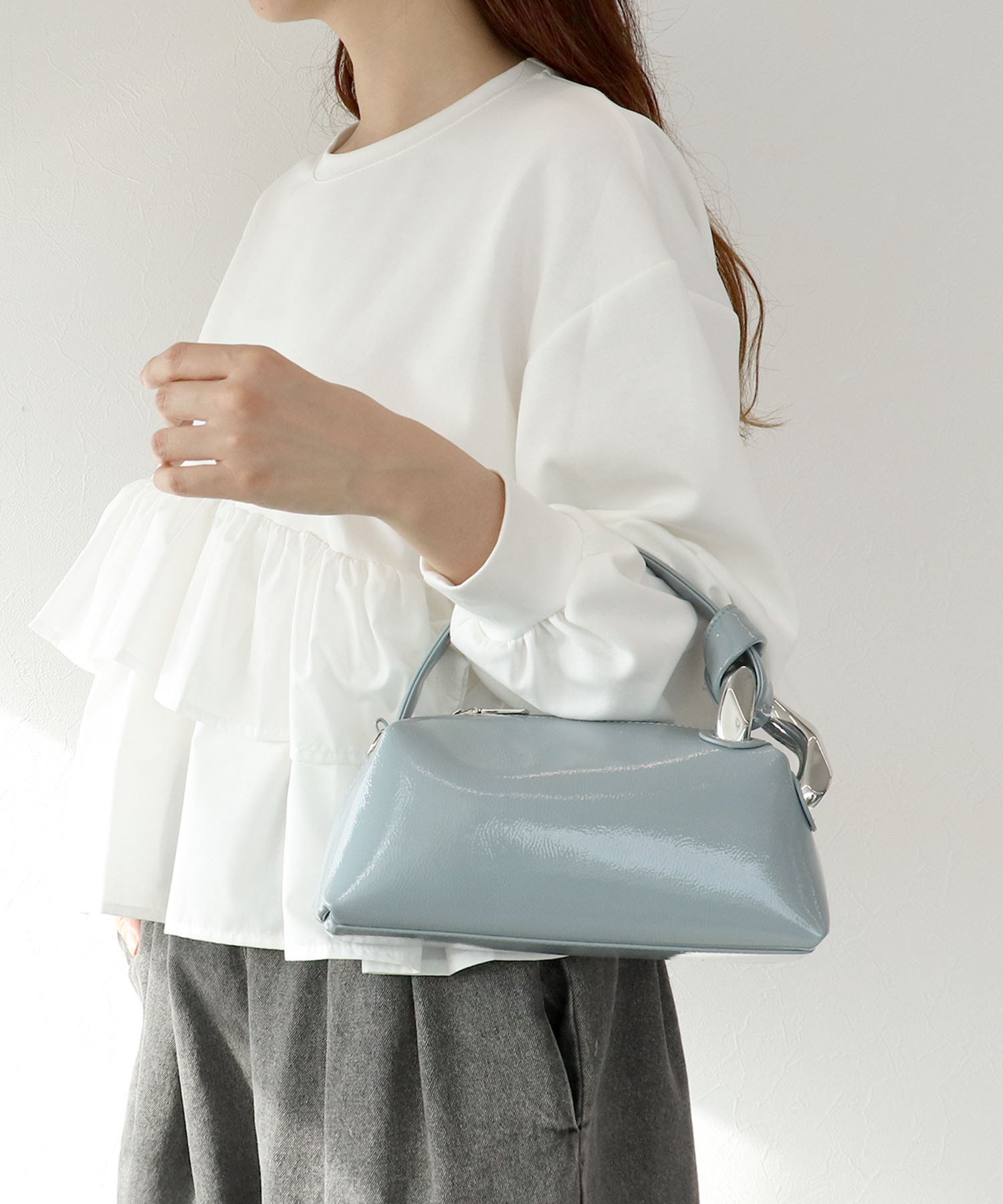 牛革ソフトエナメルミニバッグ