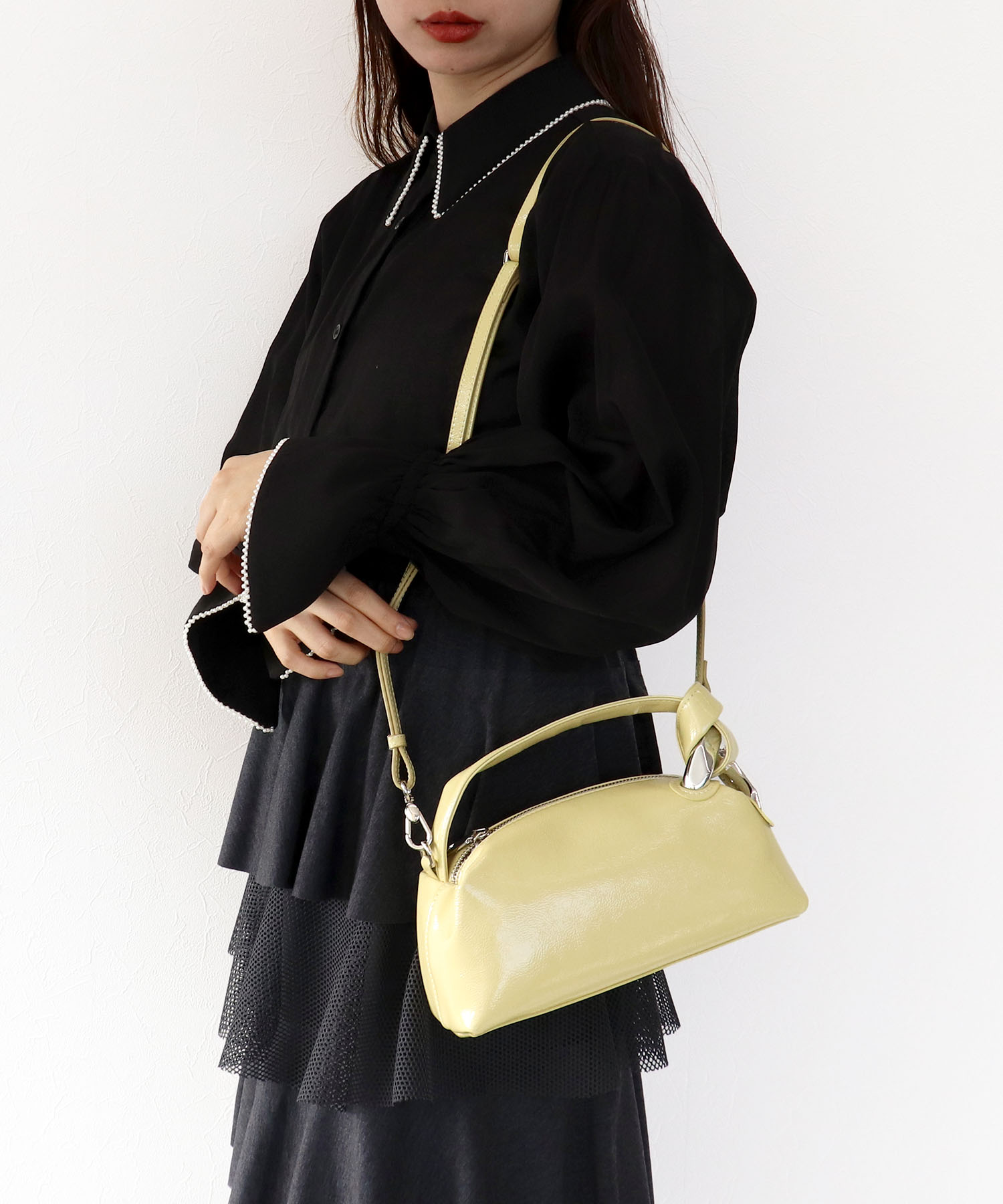 牛革ソフトエナメルミニバッグ