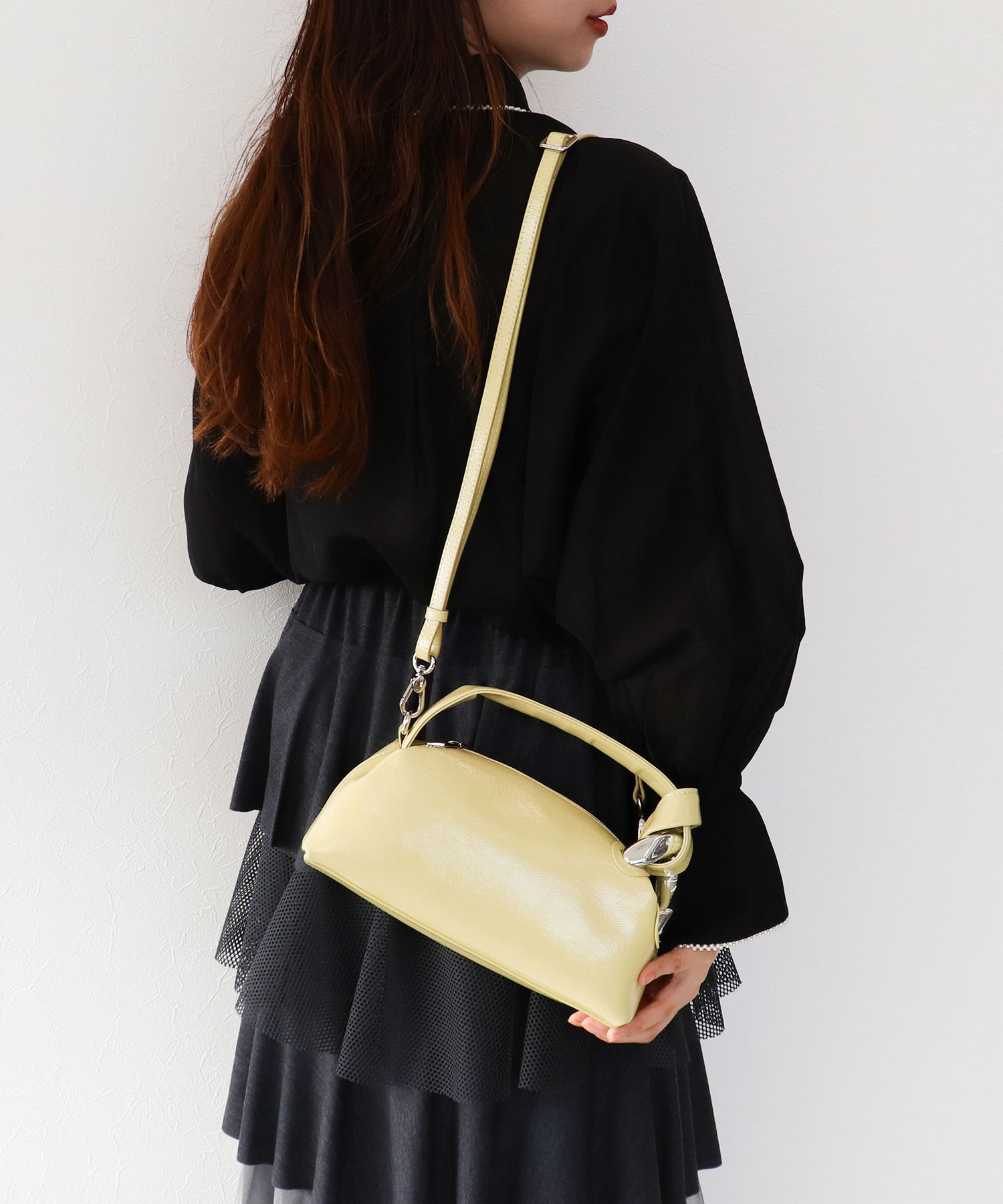 牛革ソフトエナメルミニバッグ