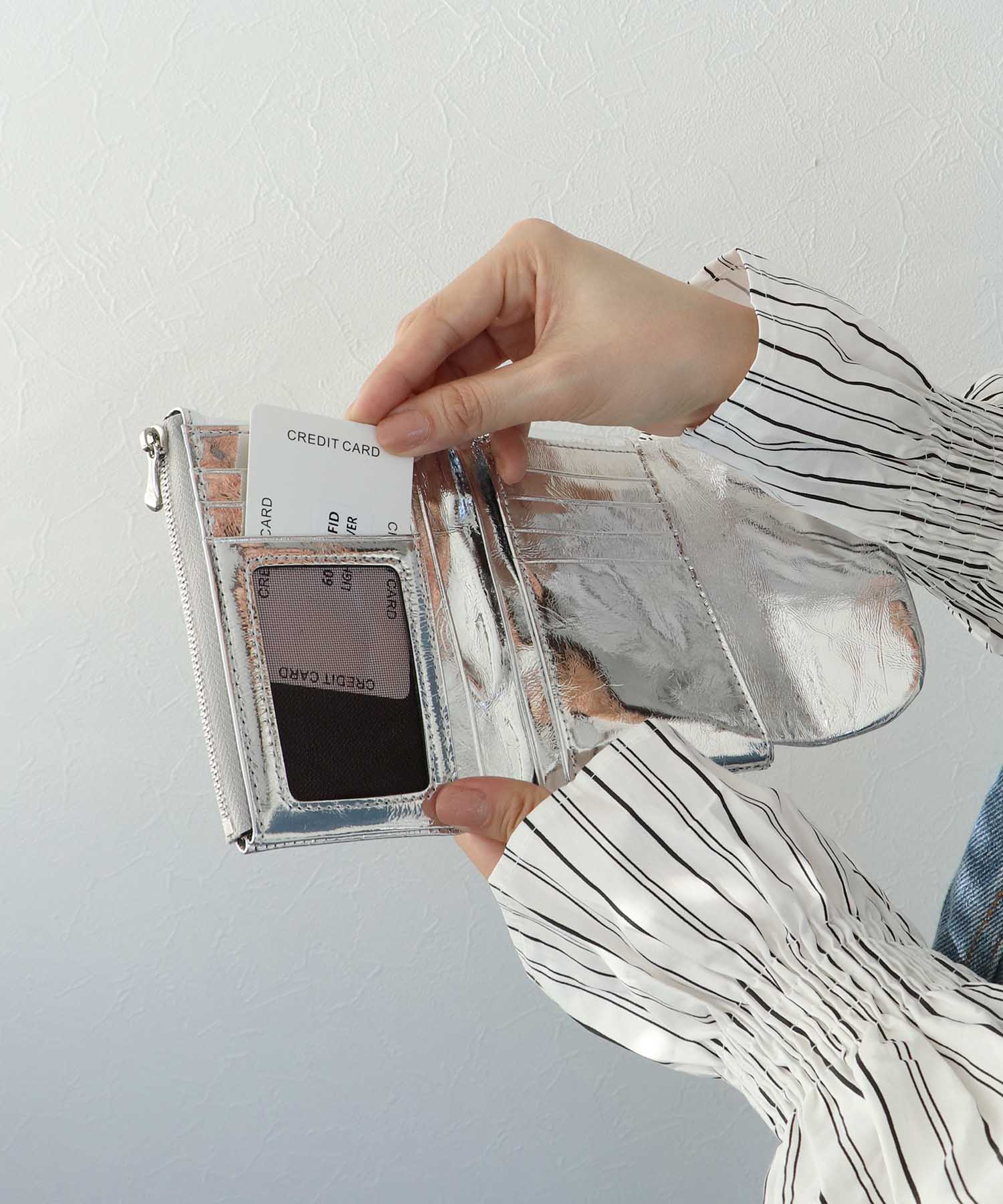 牛革クロコ型押しミニ財布