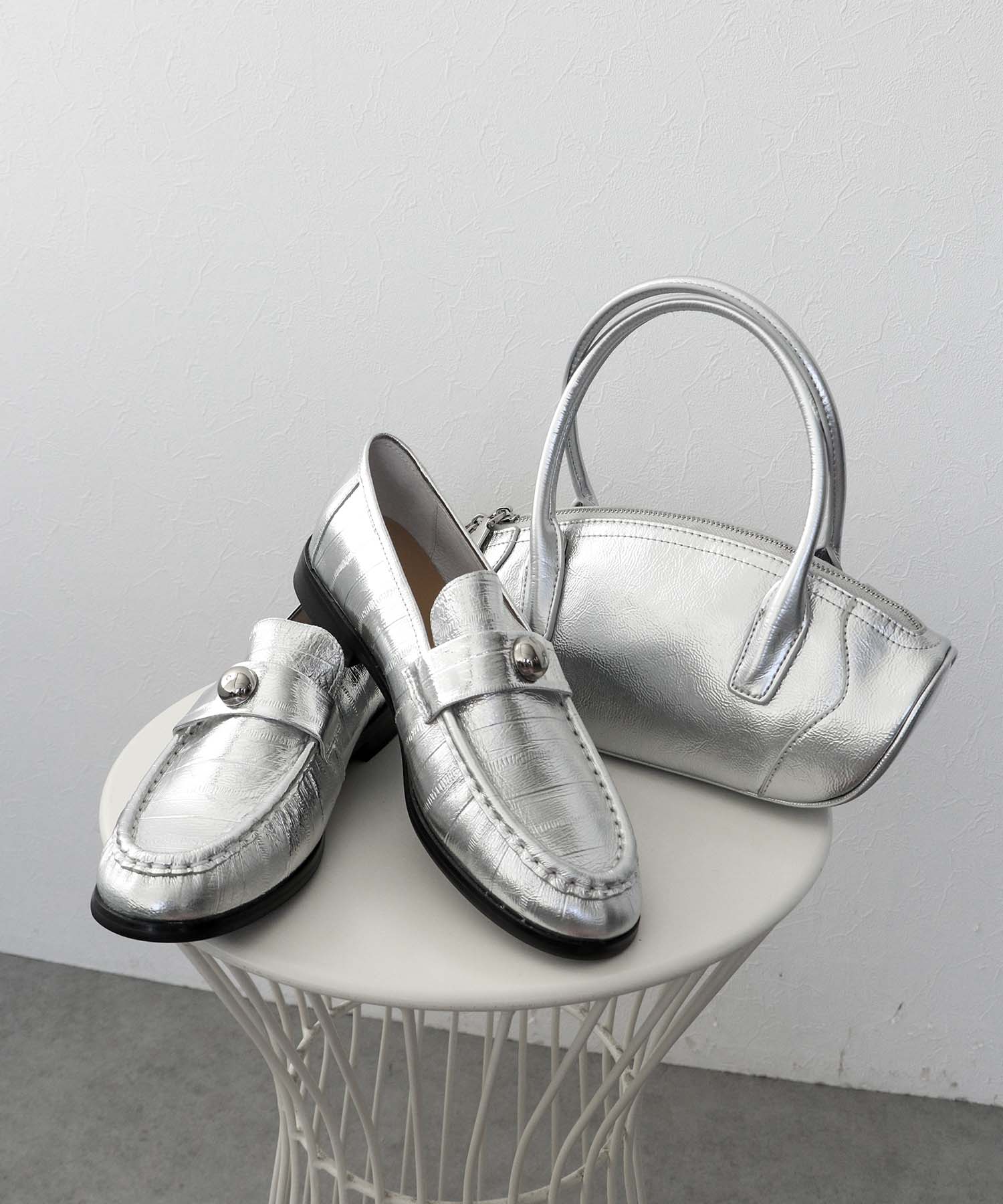 牛革クロコ型押しローファー