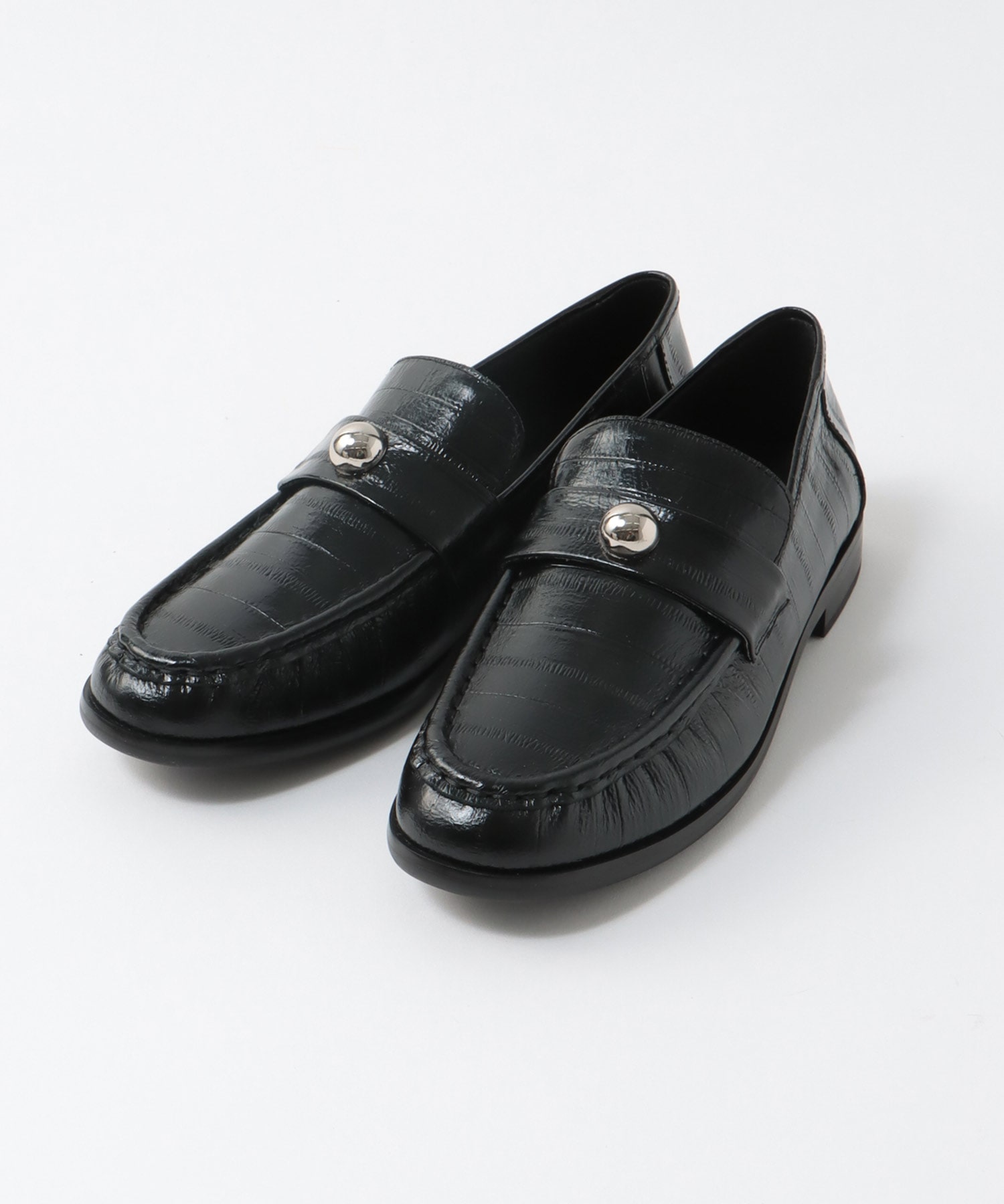 牛革クロコ型押しローファー