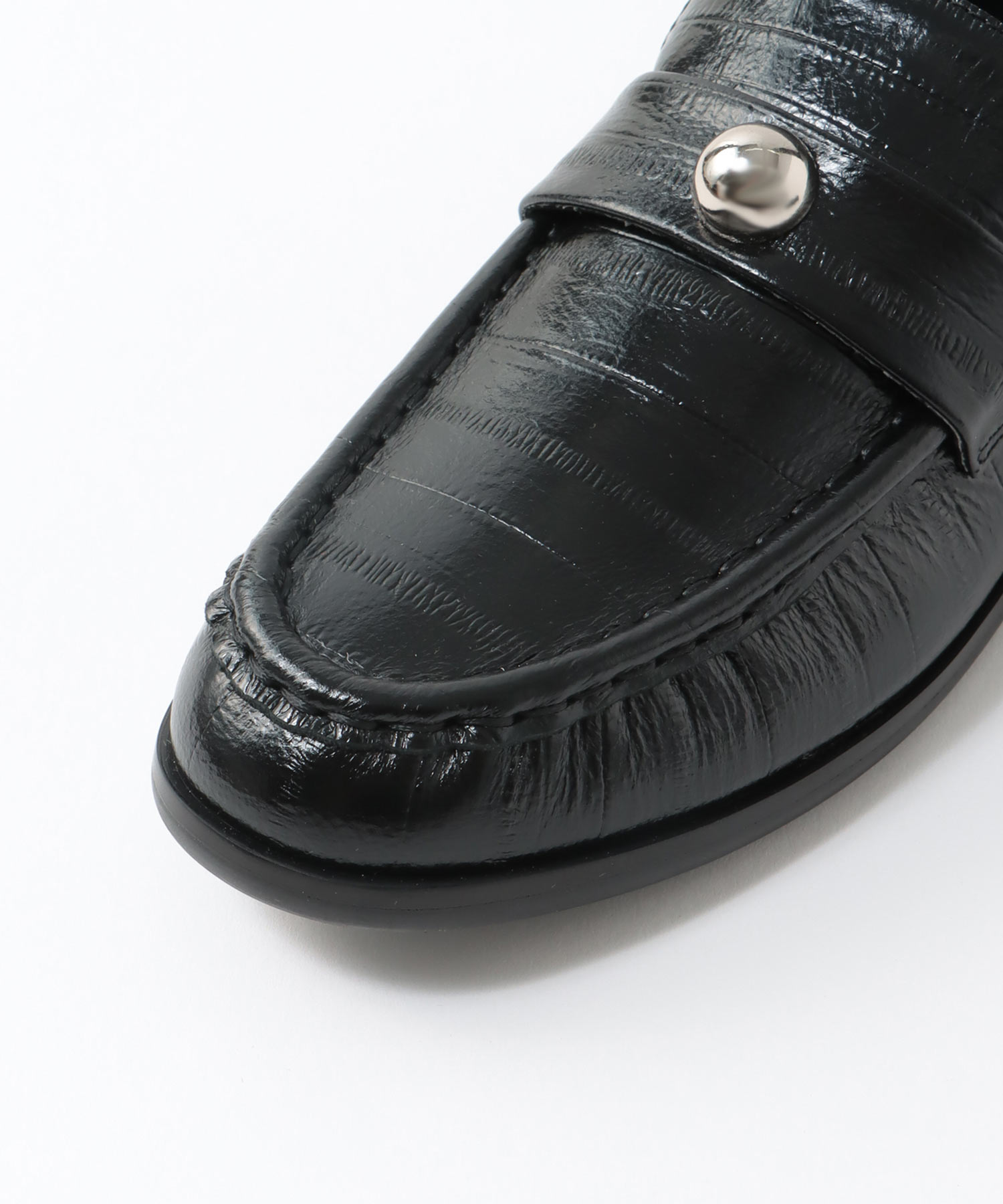 牛革クロコ型押しローファー