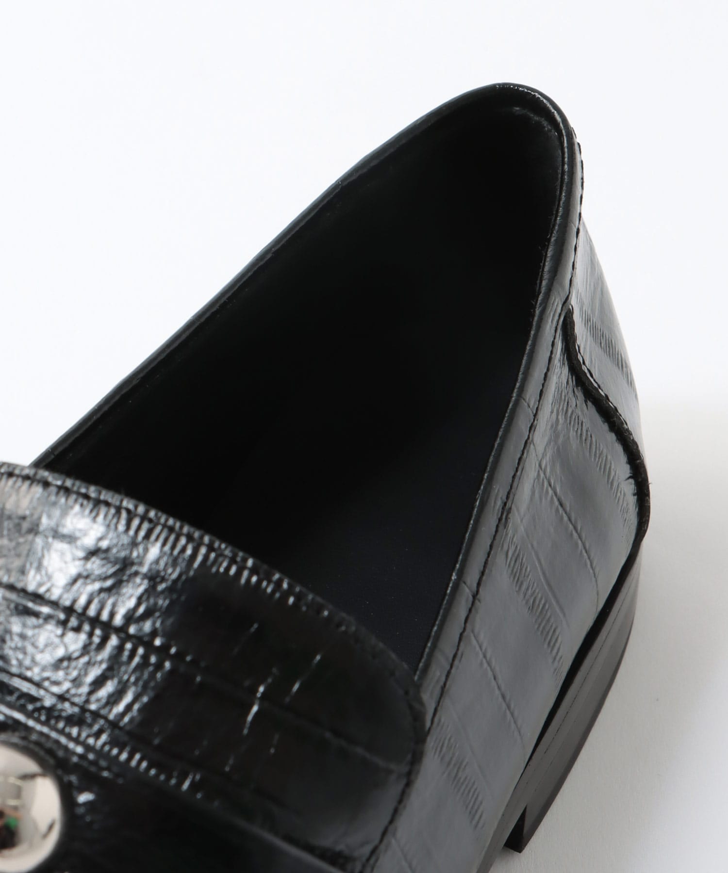 牛革クロコ型押しローファー