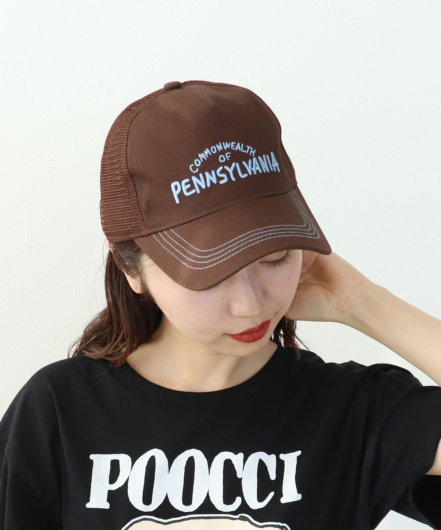 メッシュ刺繍キャップ