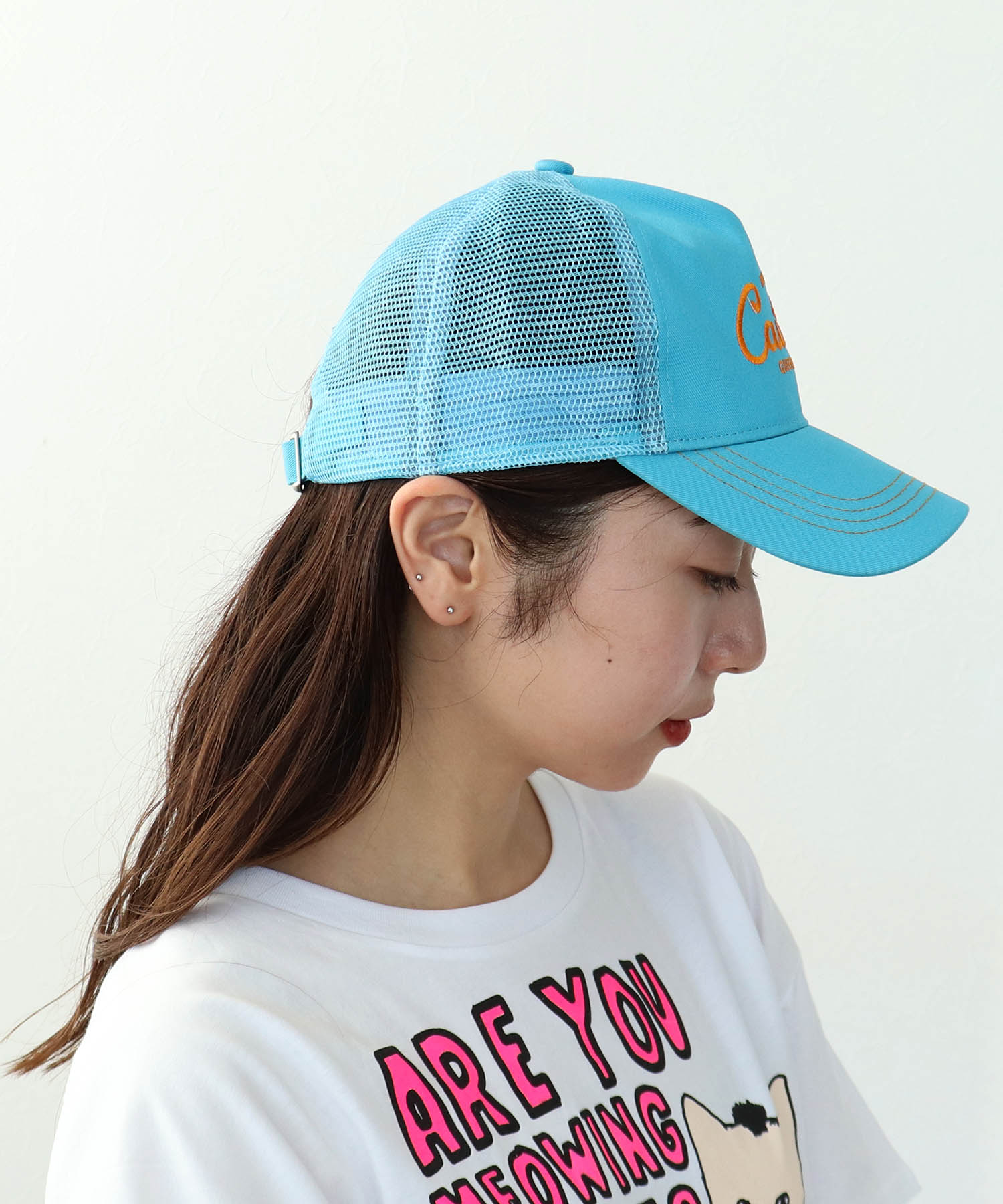 メッシュ刺繍キャップ