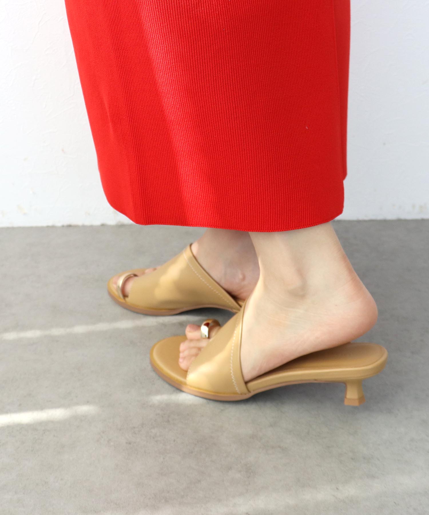 【LE VERNIS】トゥーリングサンダル