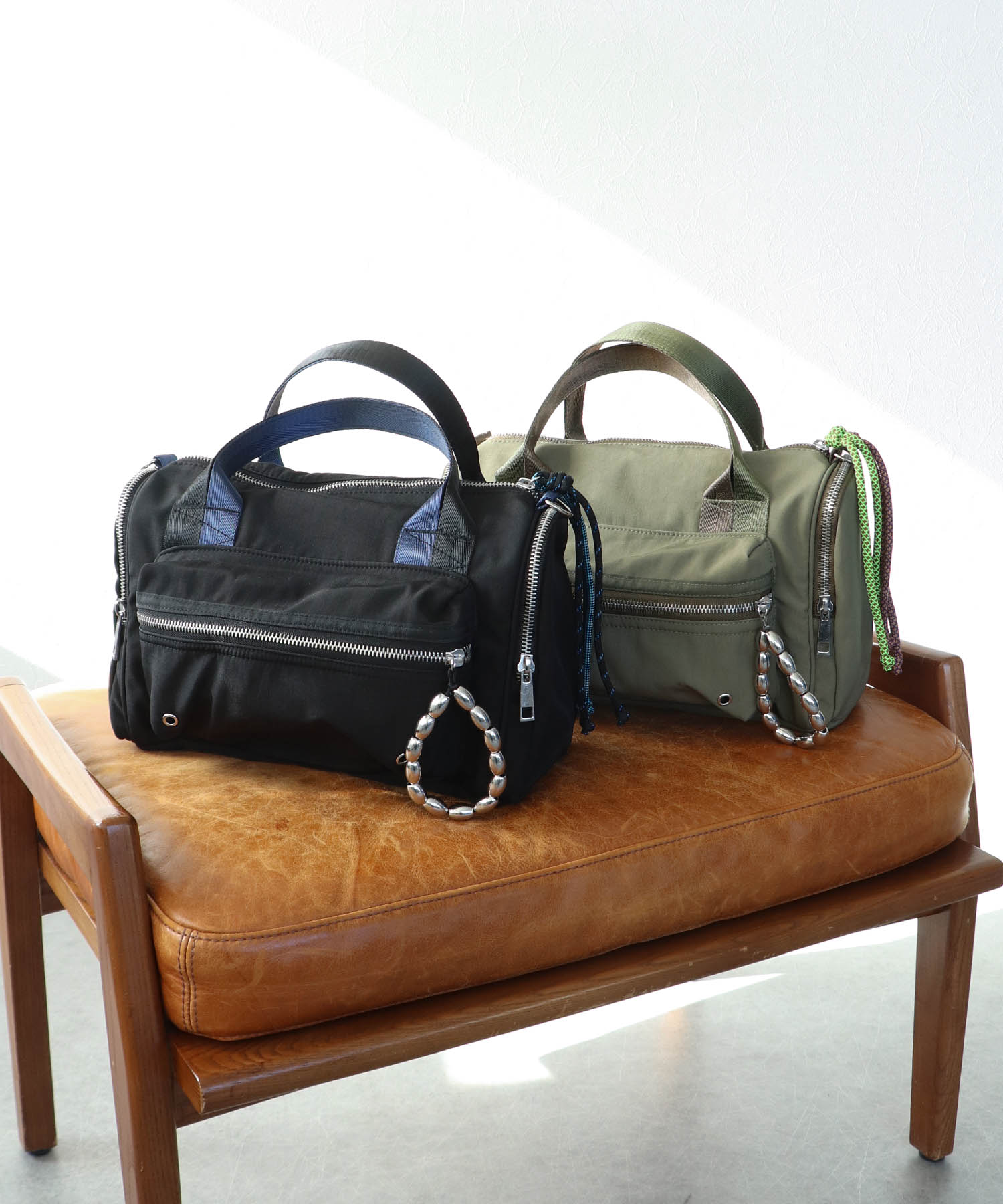 ミリタリーチャームボストンバッグ