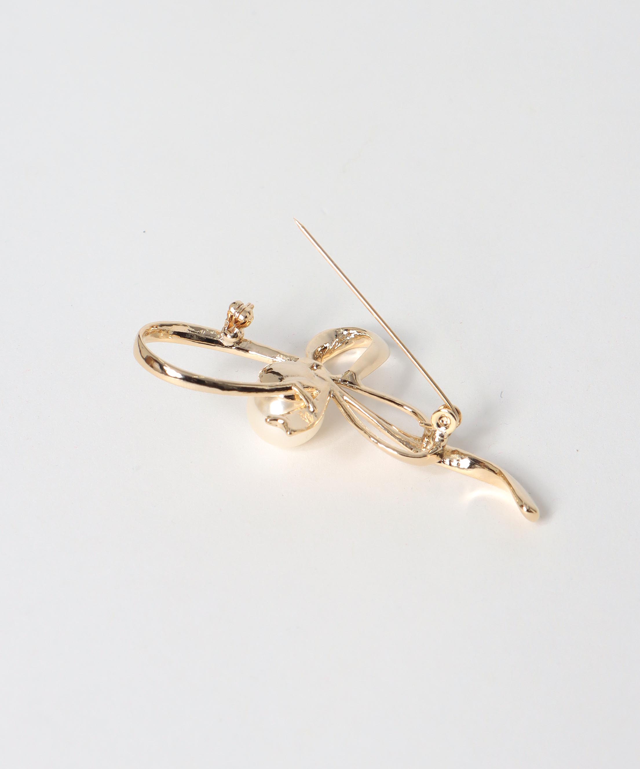 メタルリボンパールブローチ