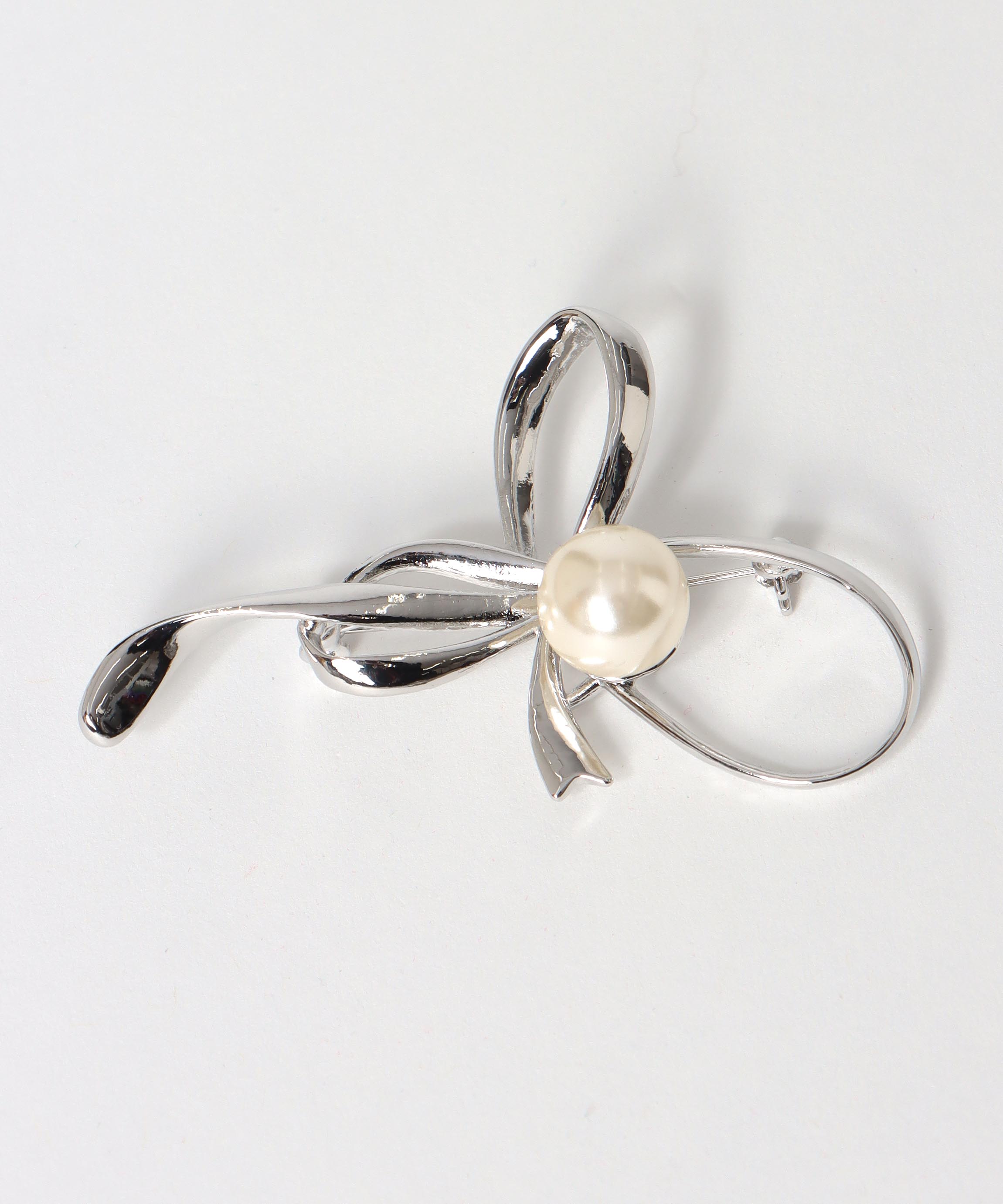 メタルリボンパールブローチ