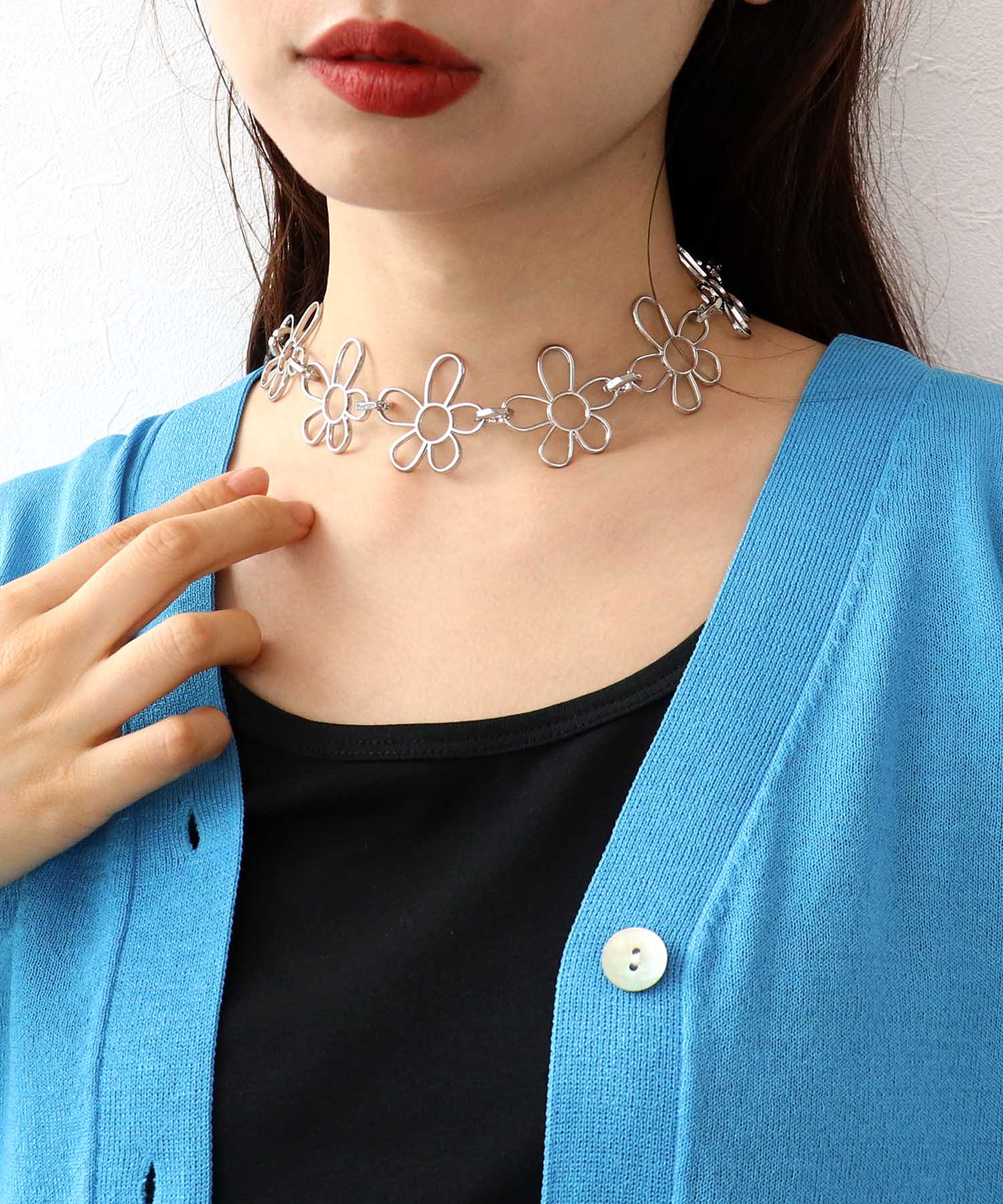 フラワーフレームネックレス