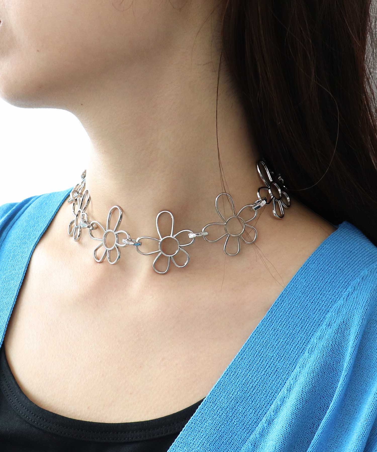フラワーフレームネックレス