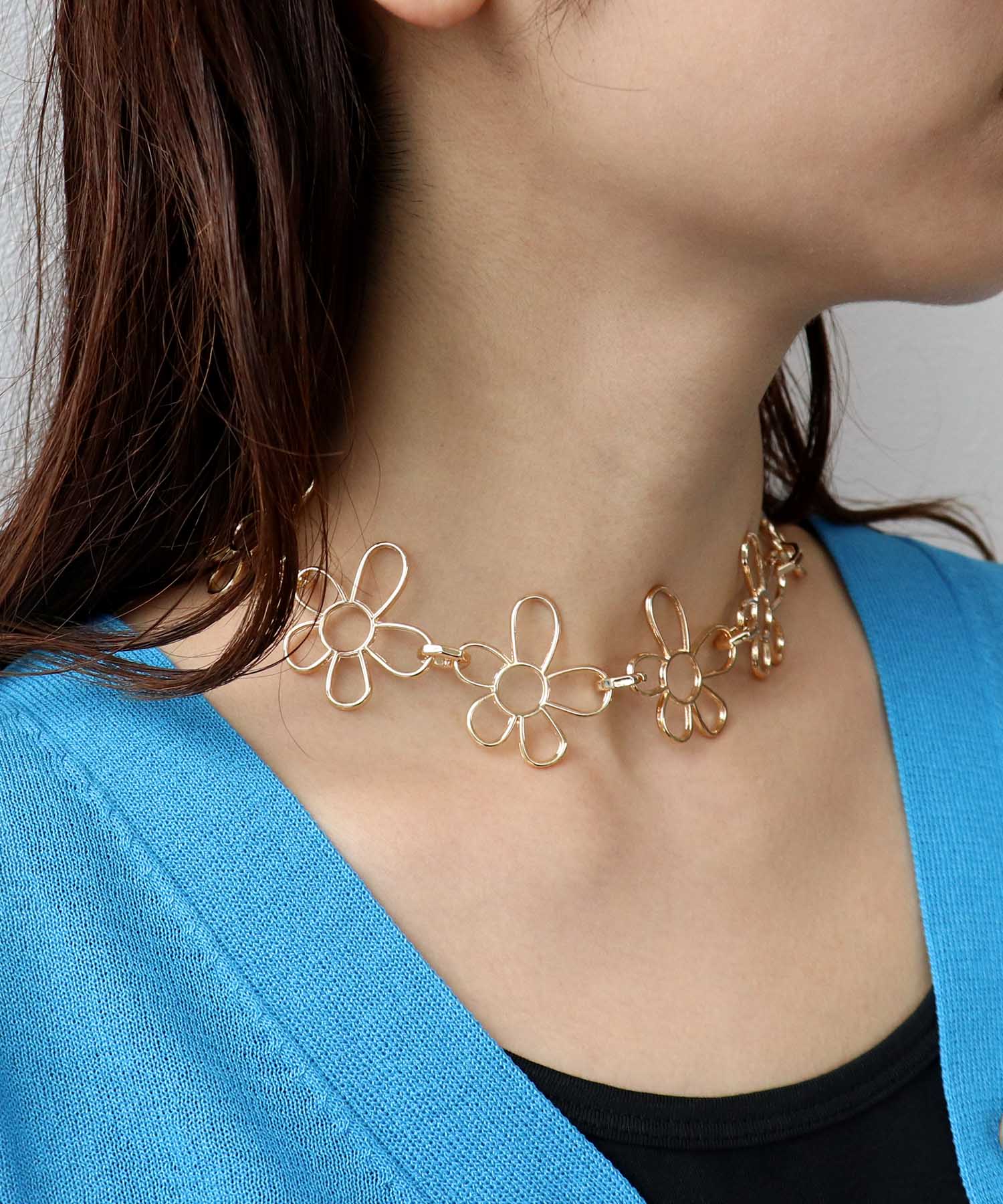 フラワーフレームネックレス