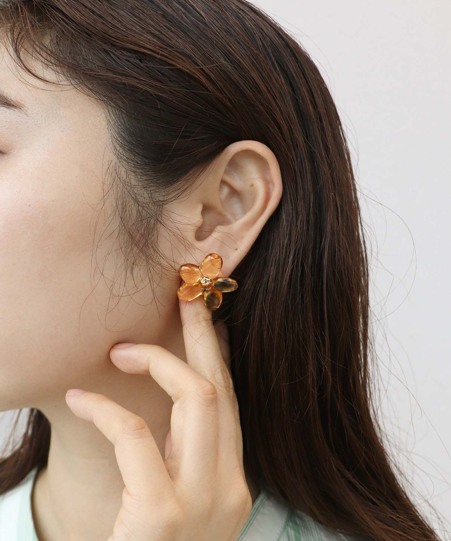 アクリルフラワーピアス