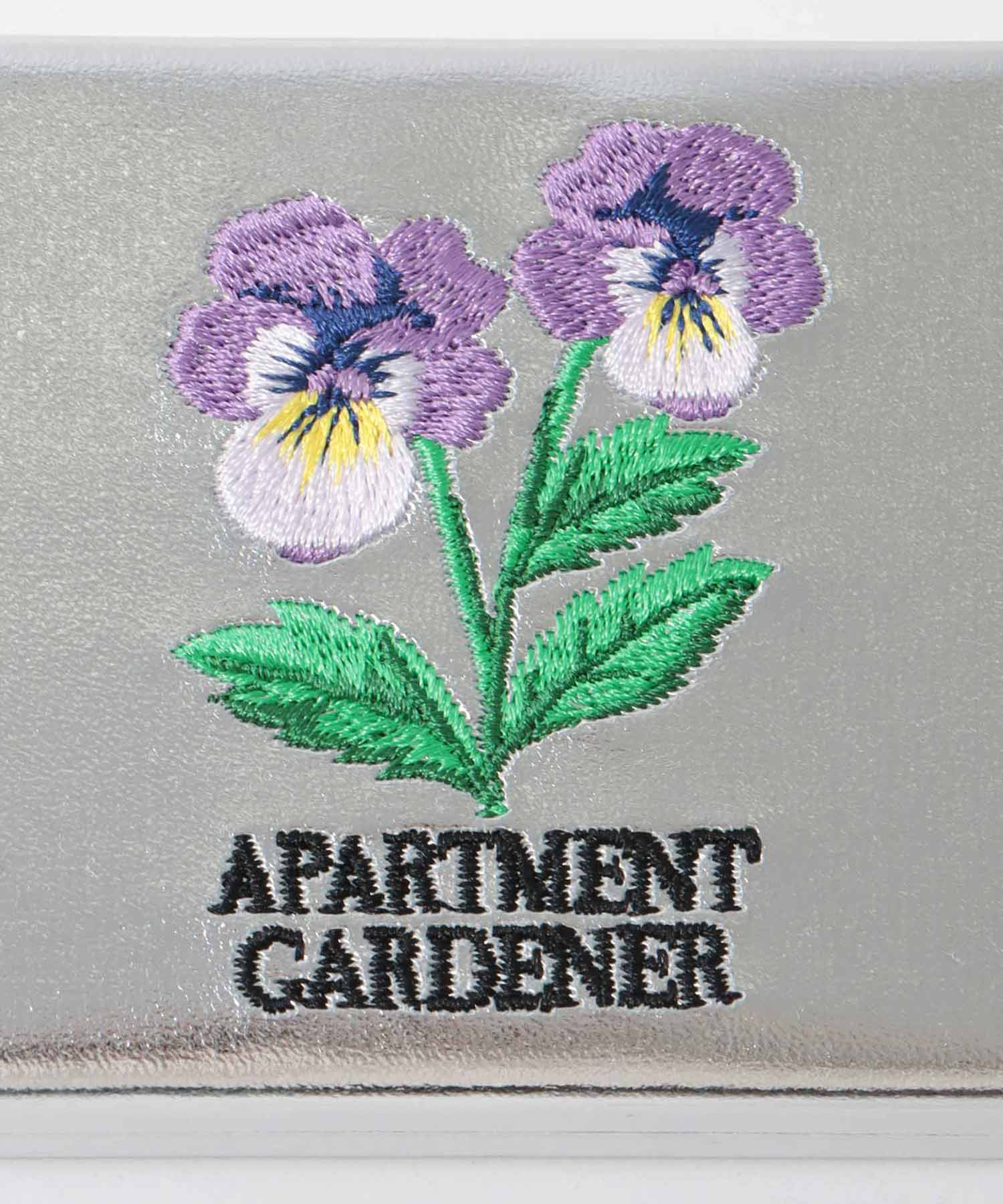 【JOli JOli】キャリング刺繍コンパクトミラーケース