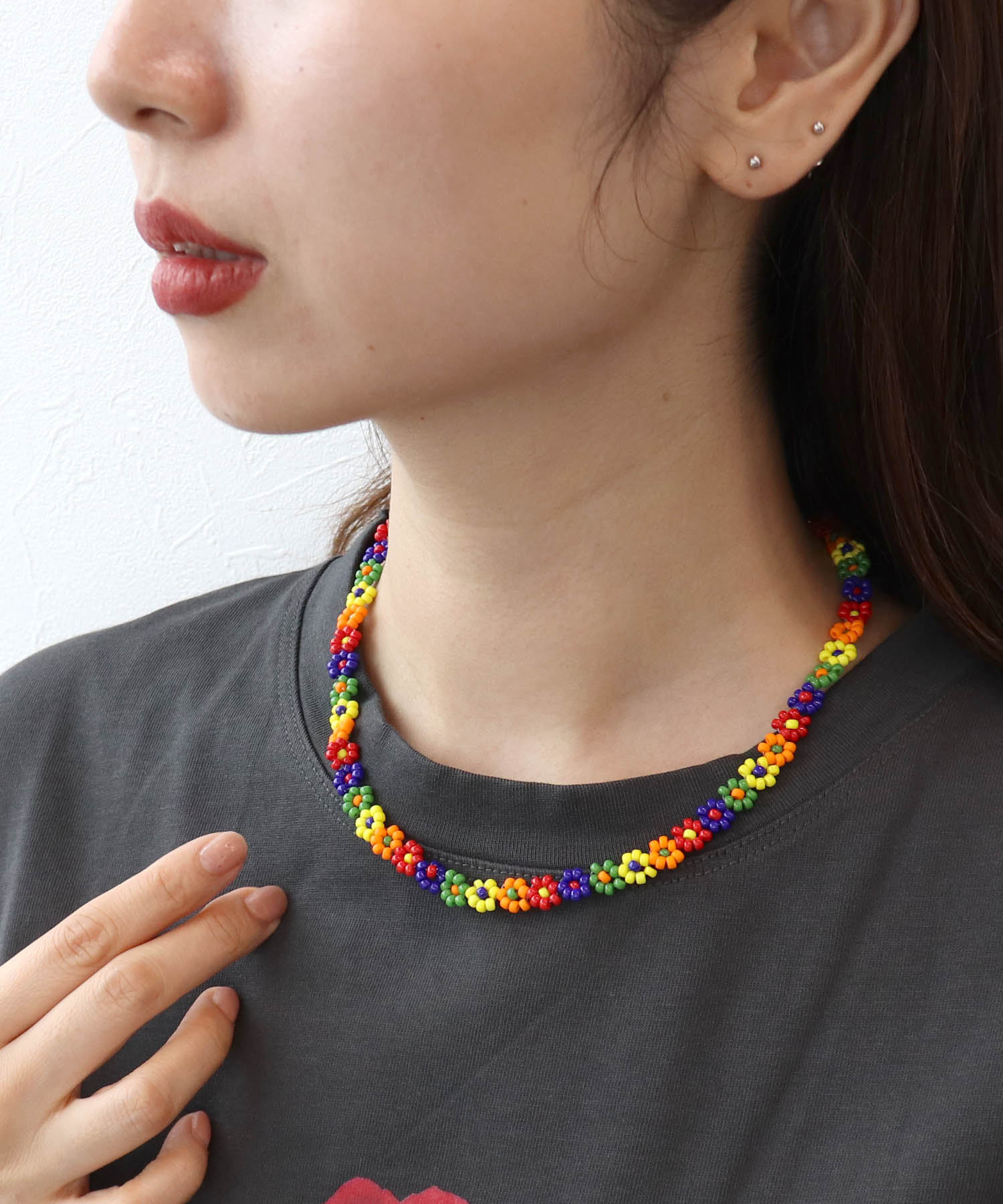 ビーズフラワーネックレス