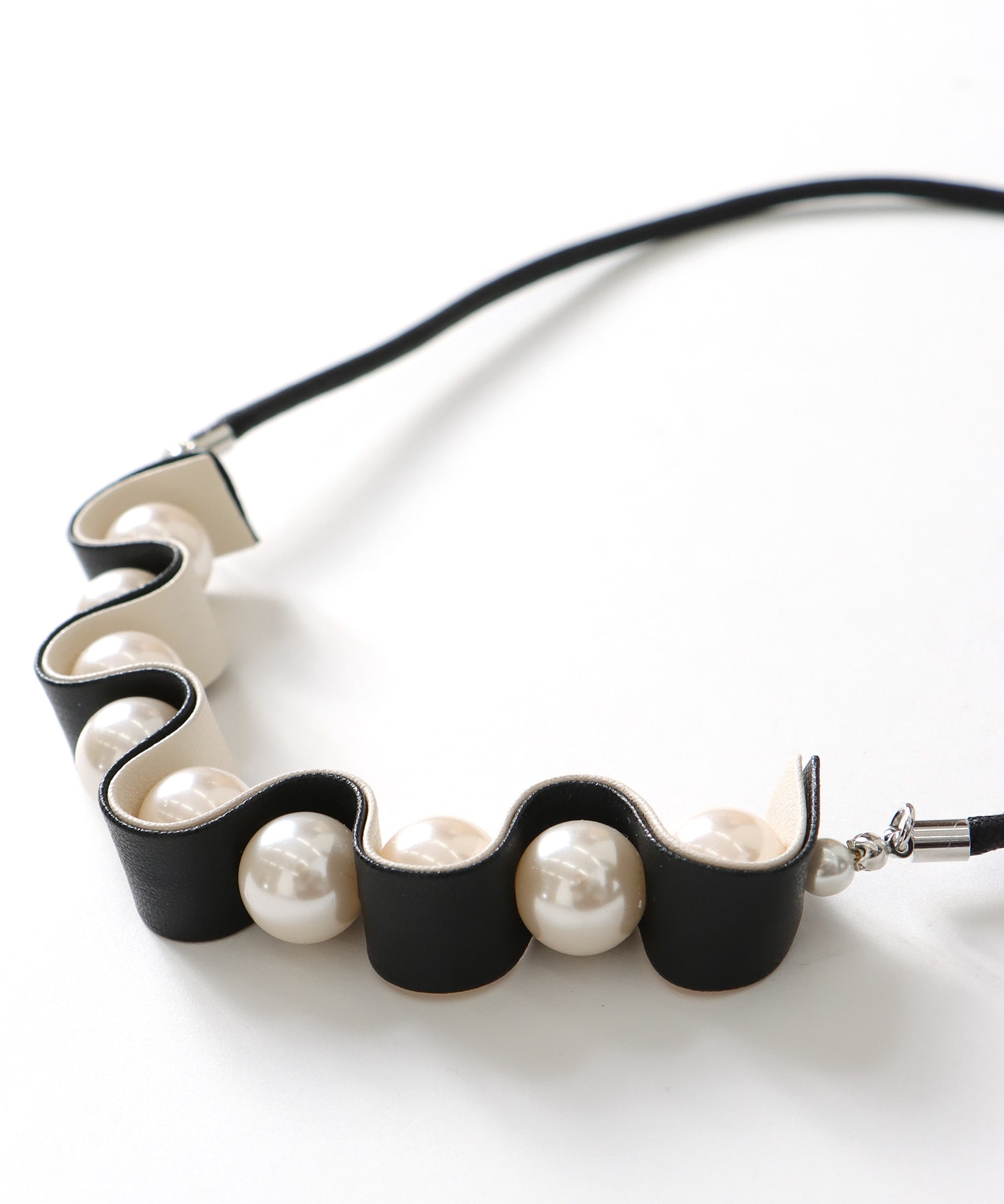 パールウェーブネックレス