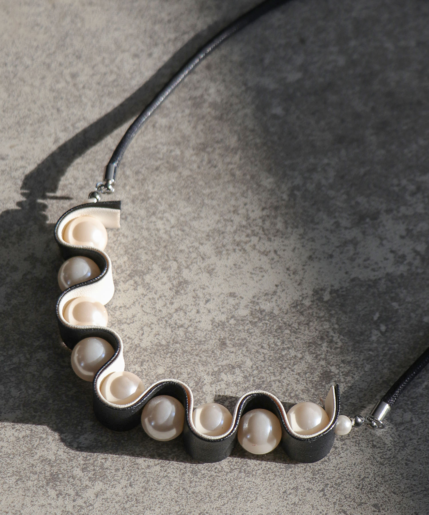 パールウェーブネックレス