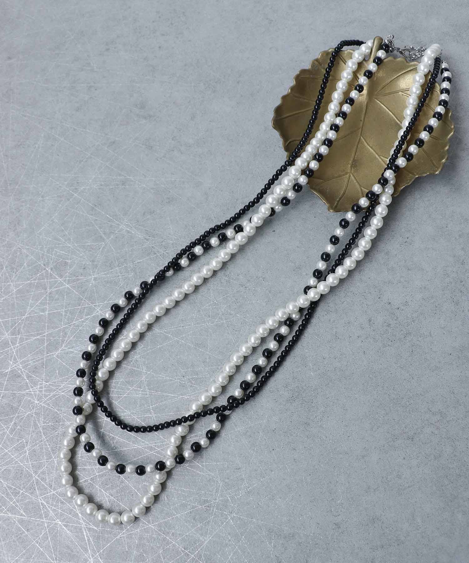 パールMIX3連ネックレス