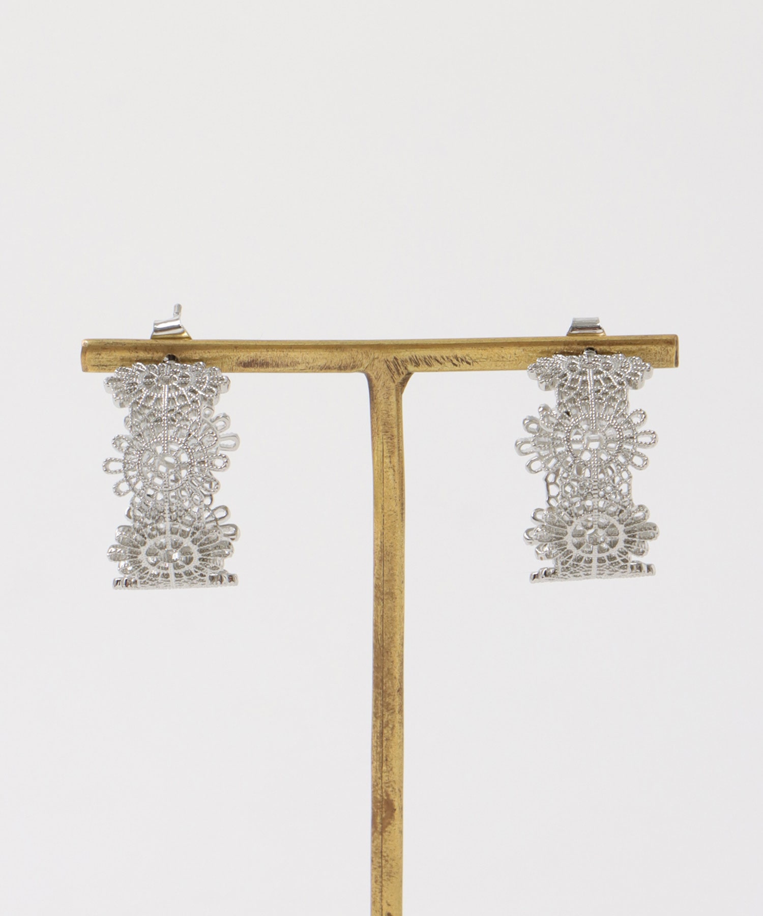 メタルレースフープピアス