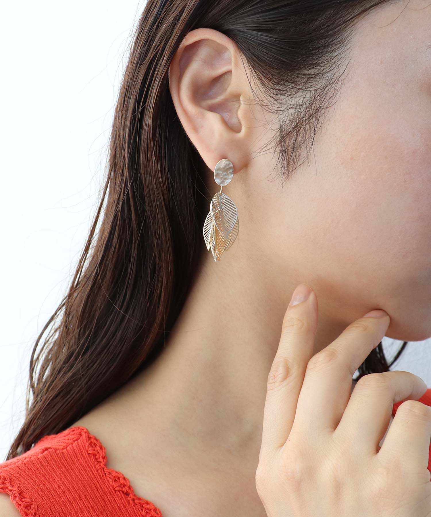 リーフボリューム透かしメタルピアス