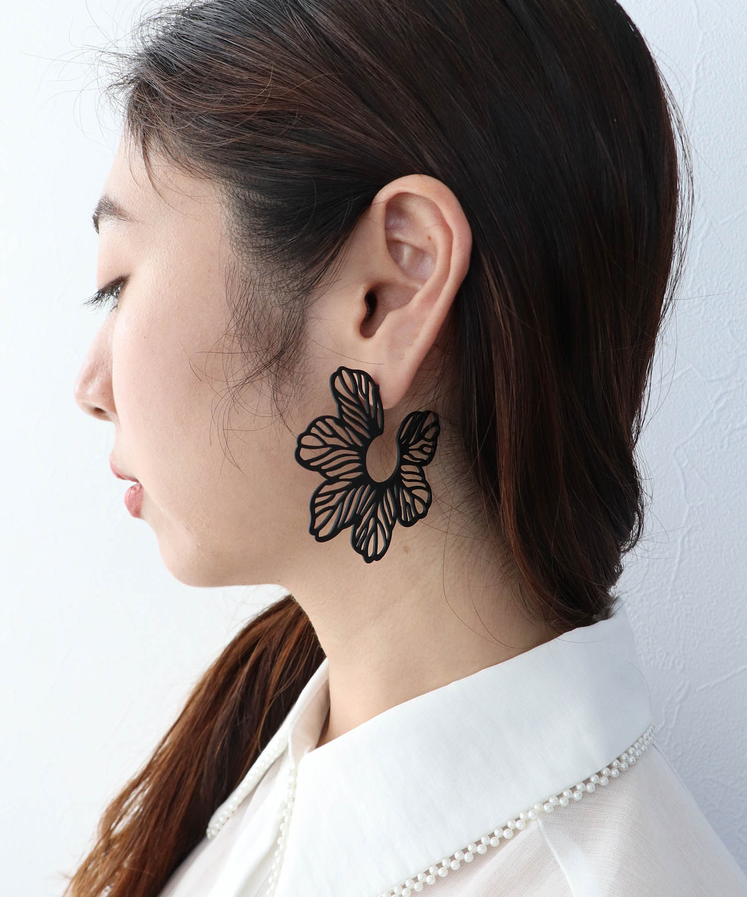 フラワーレースピアス