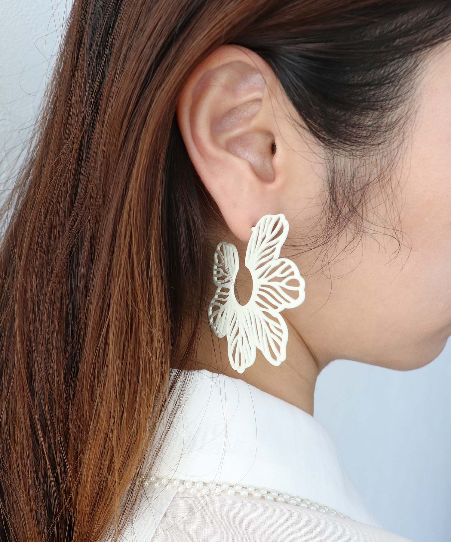 フラワーレースピアス