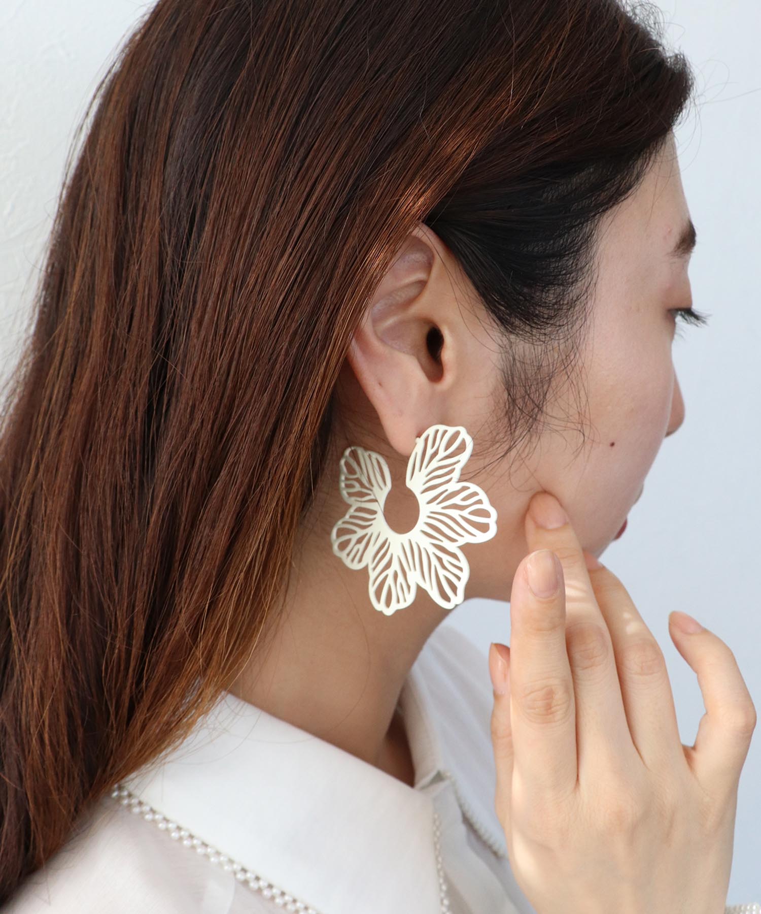 フラワーレースピアス