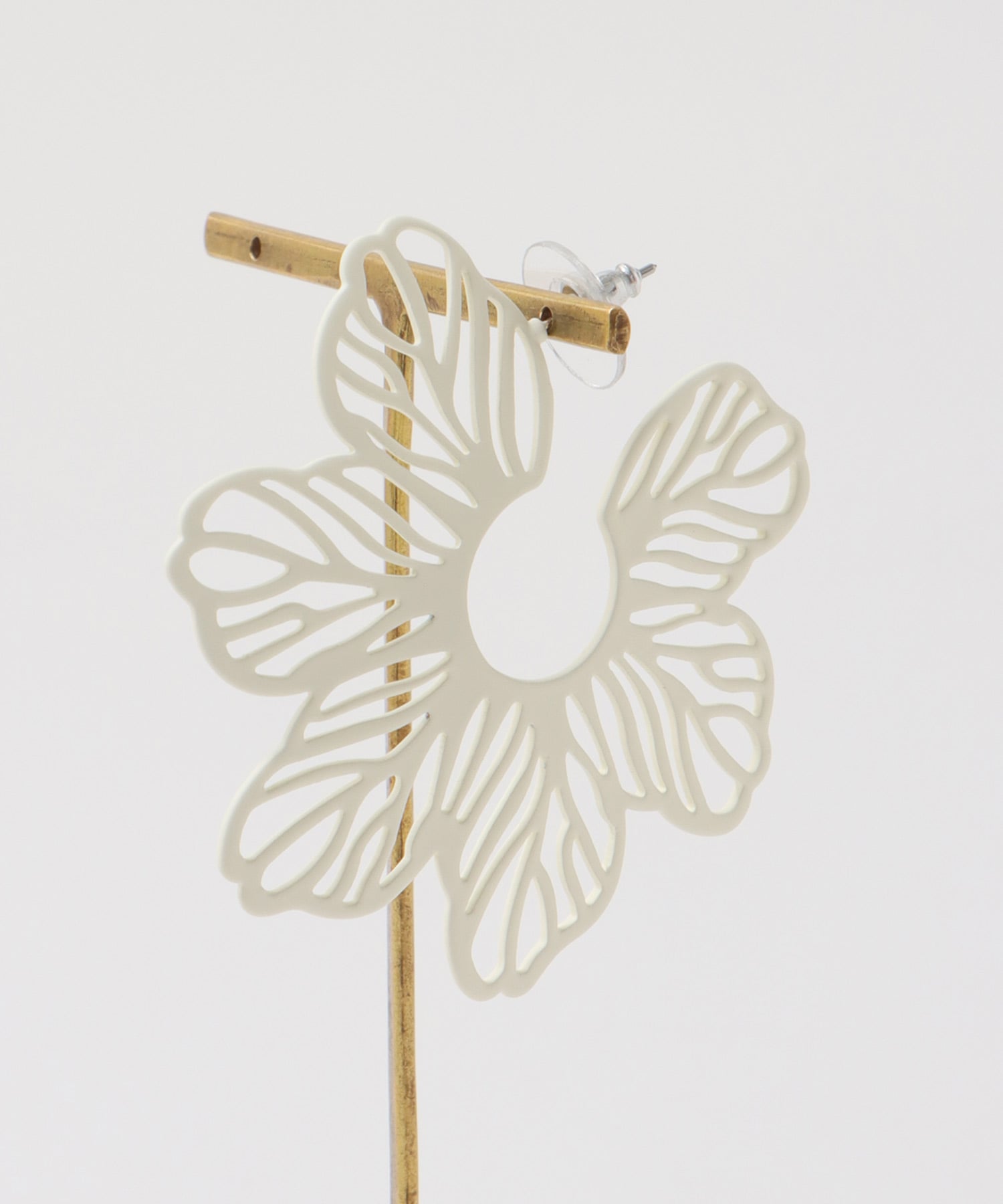 フラワーレースピアス