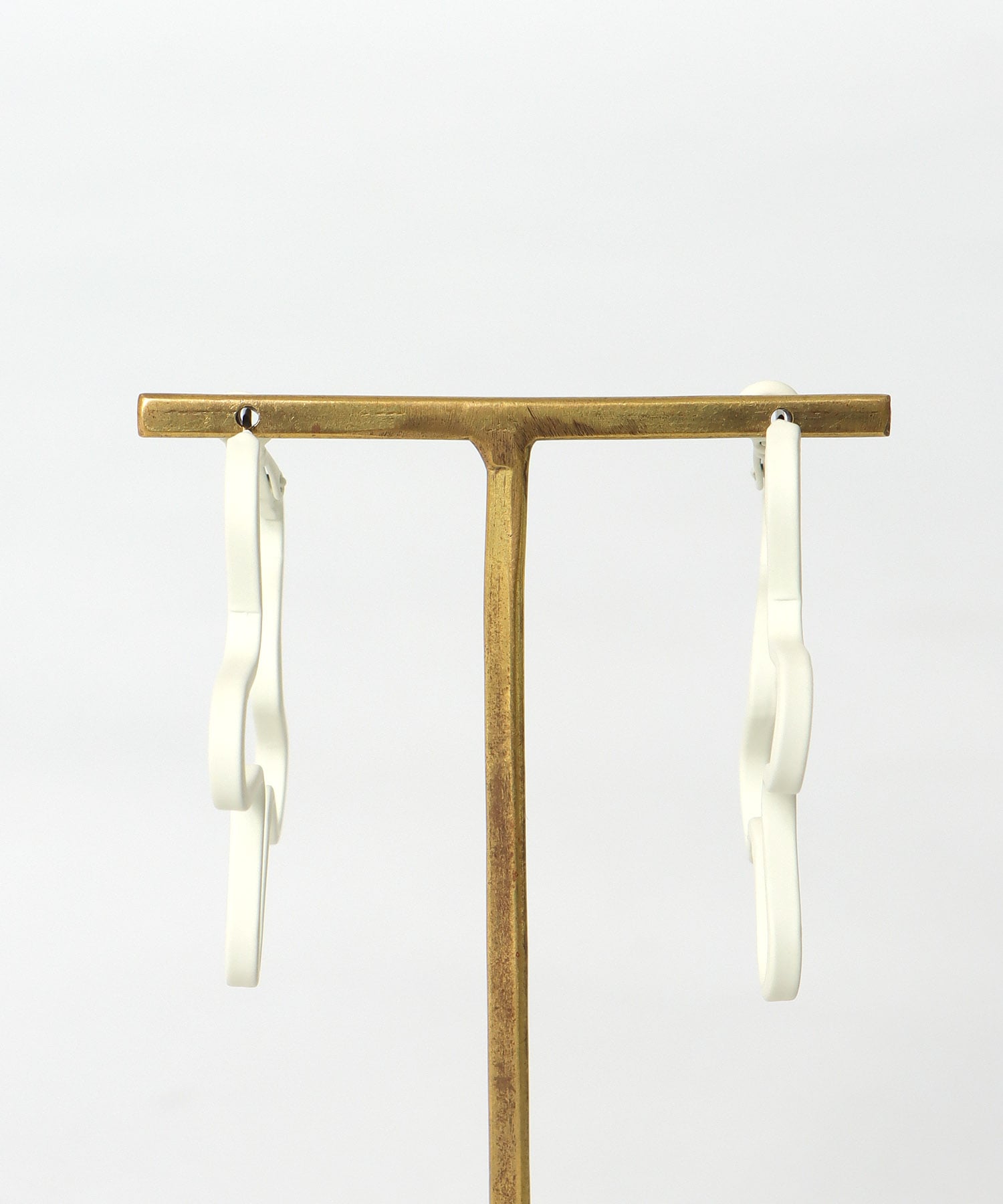 うねうねフレームピアス