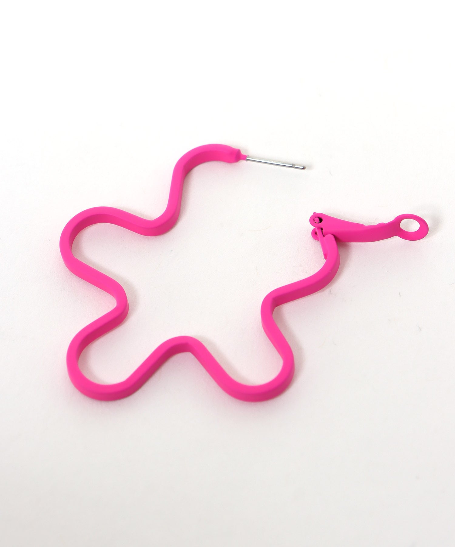 うねうねフレームピアス