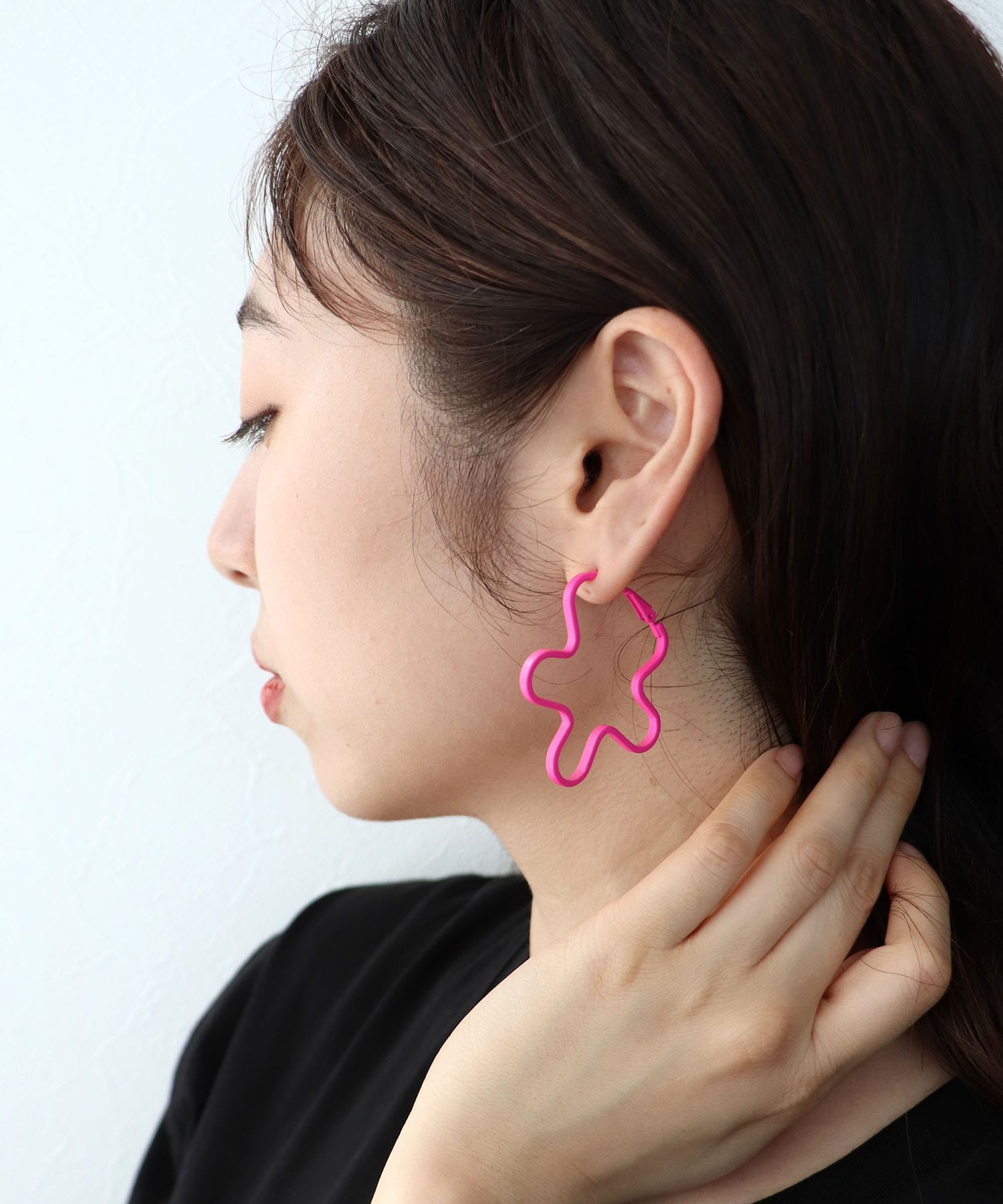 うねうねフレームピアス