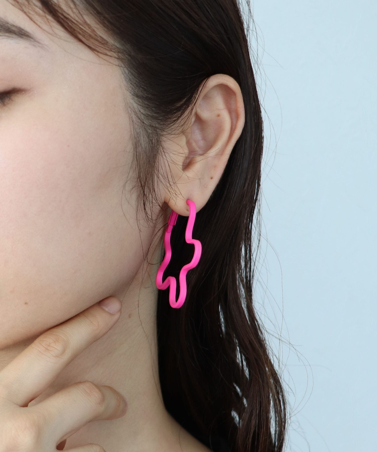 うねうねフレームピアス