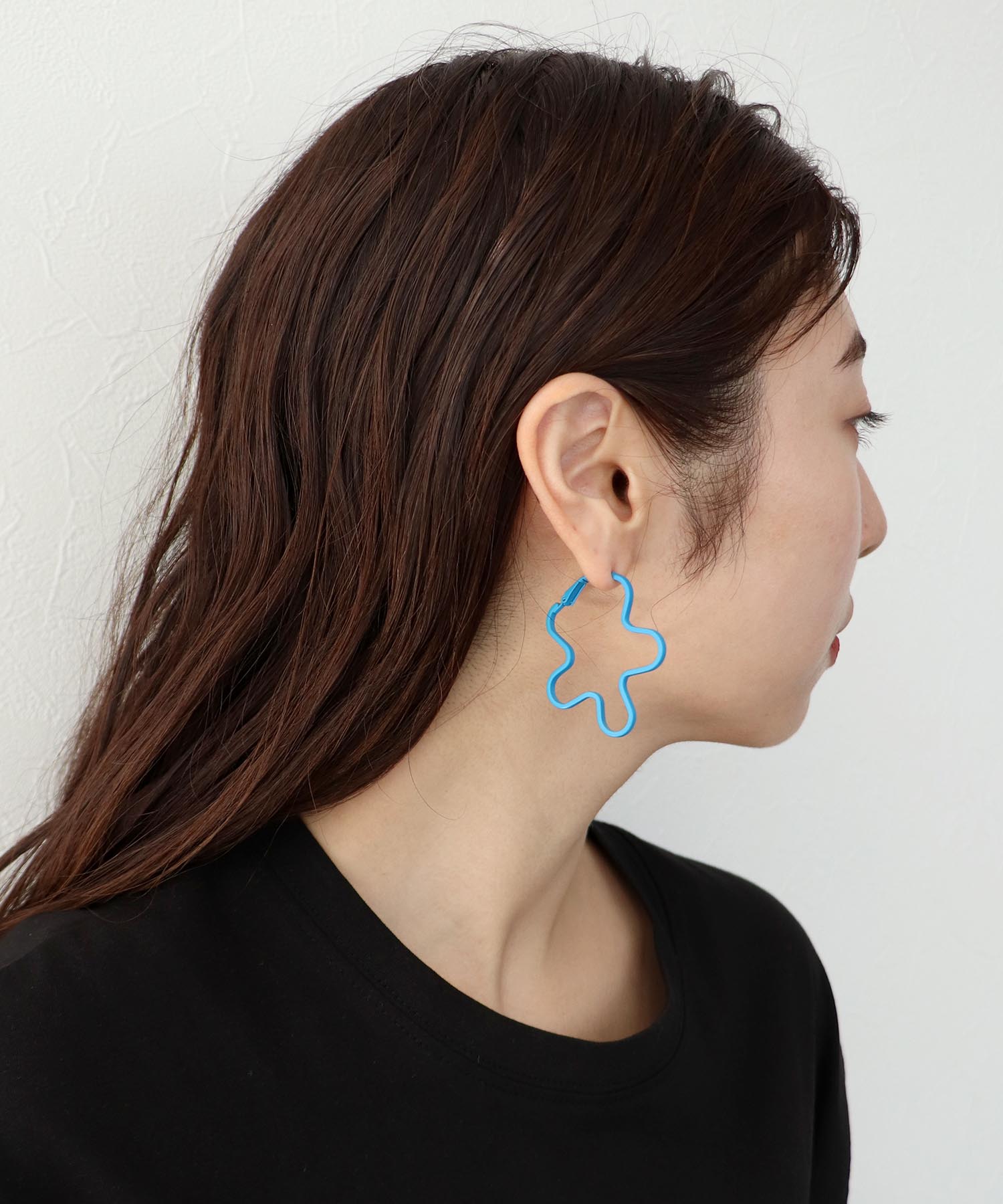 うねうねフレームピアス