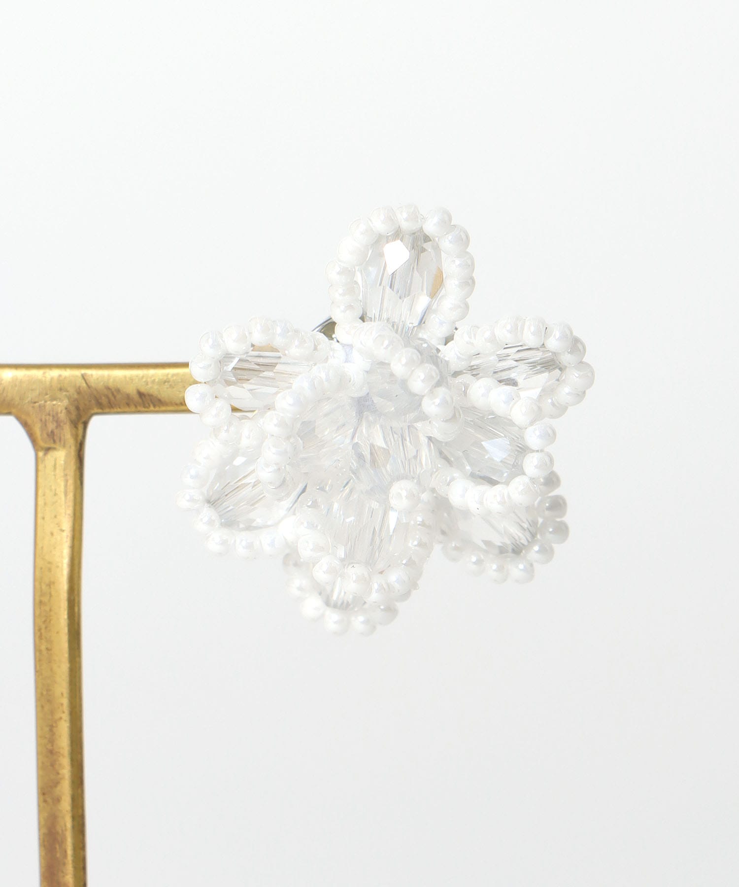 フラワービーズピアス