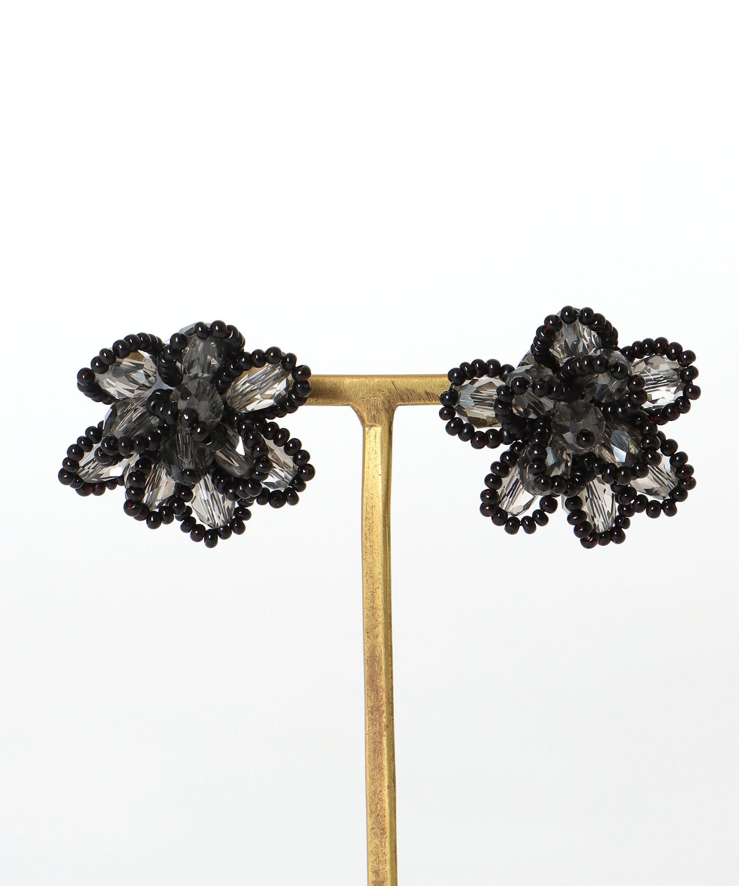 フラワービーズピアス