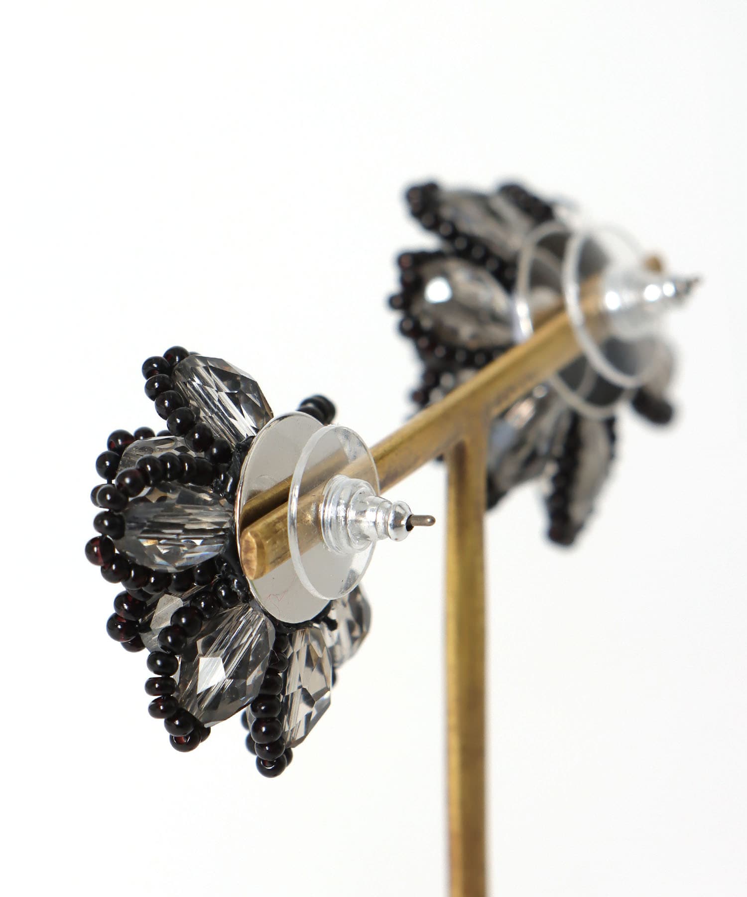 フラワービーズピアス