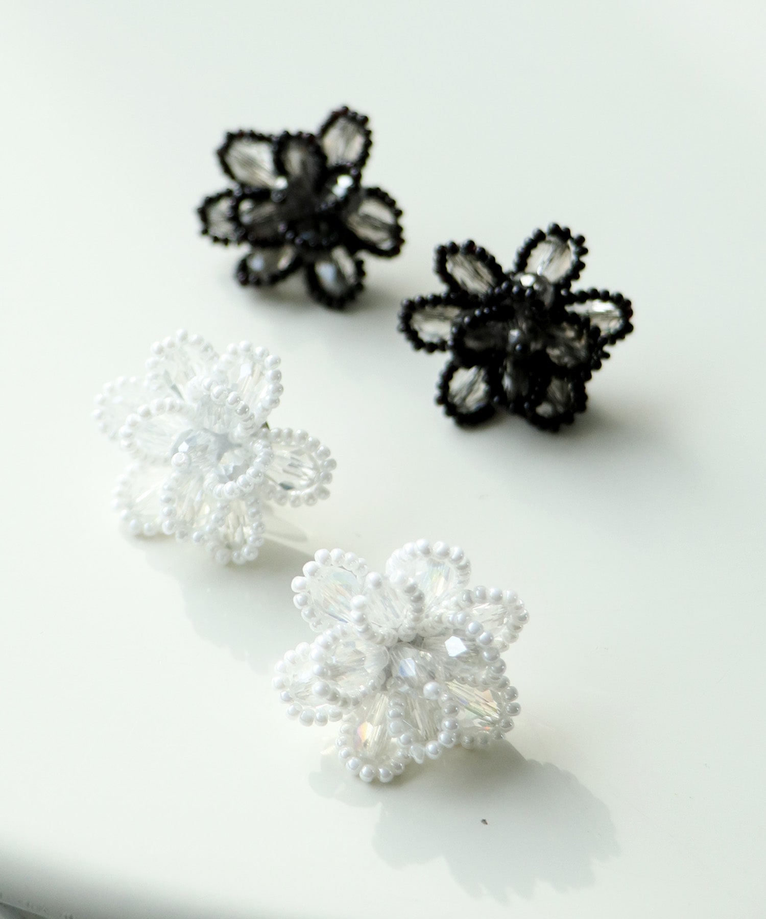 フラワービーズピアス