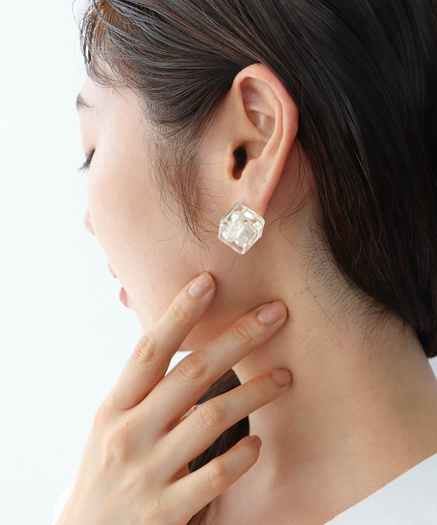 クリアキューブ封入ピアス