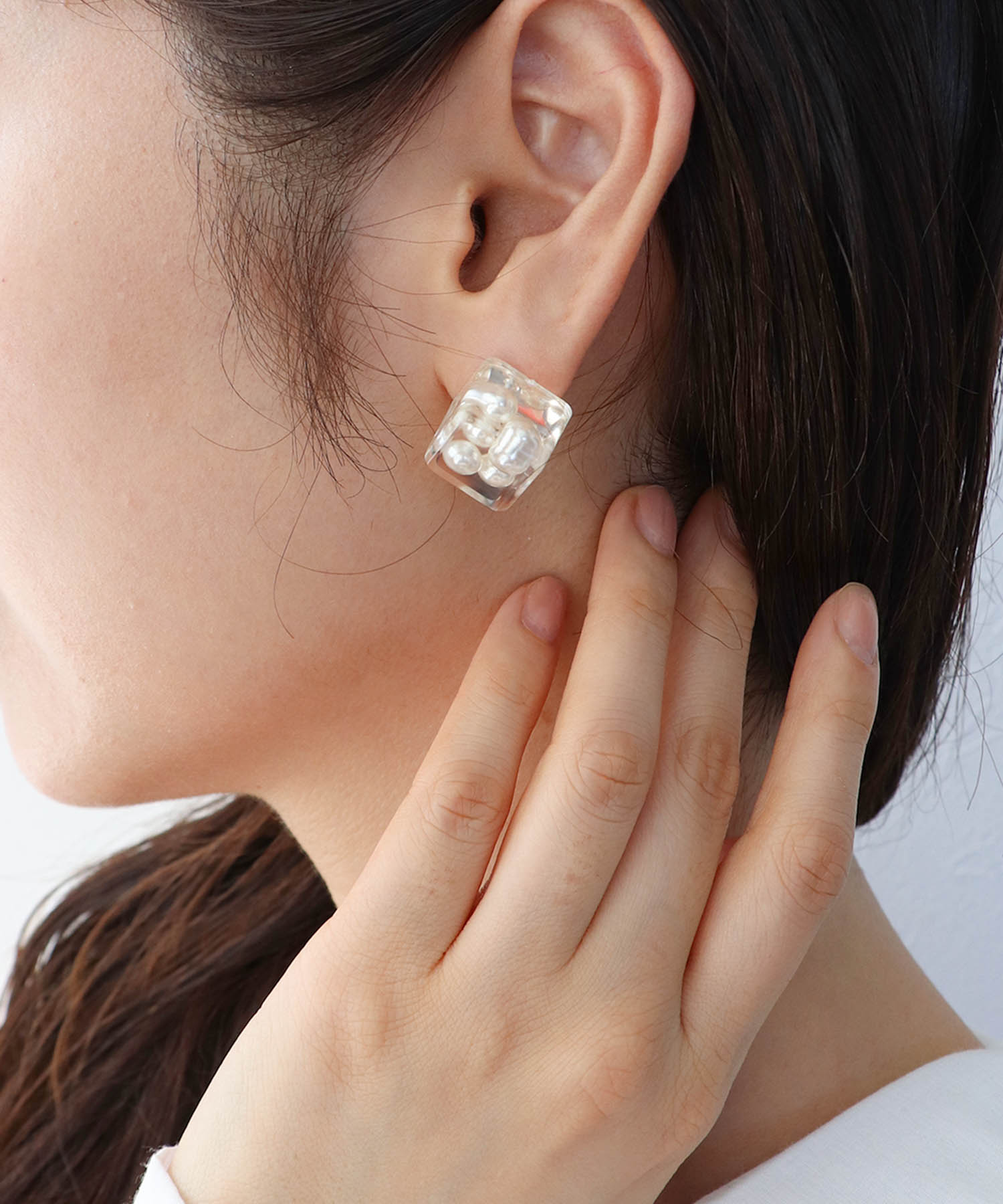 クリアキューブ封入ピアス