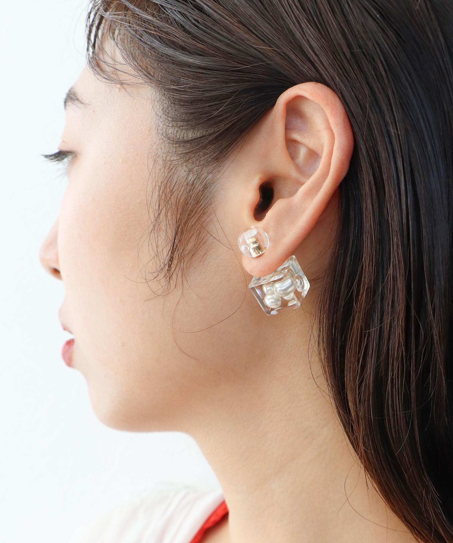 クリアキューブ封入ピアス